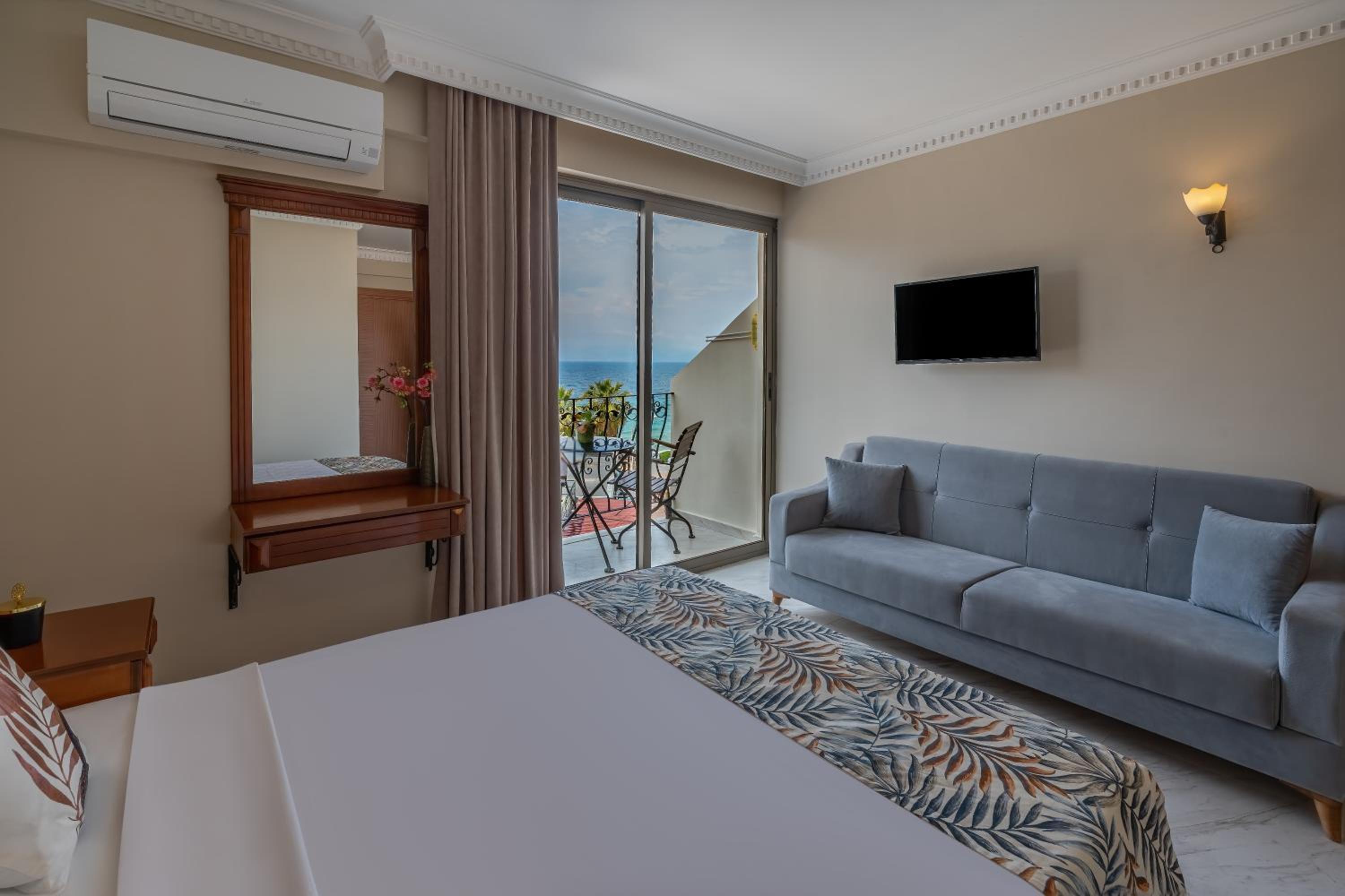 Studio with Sea View