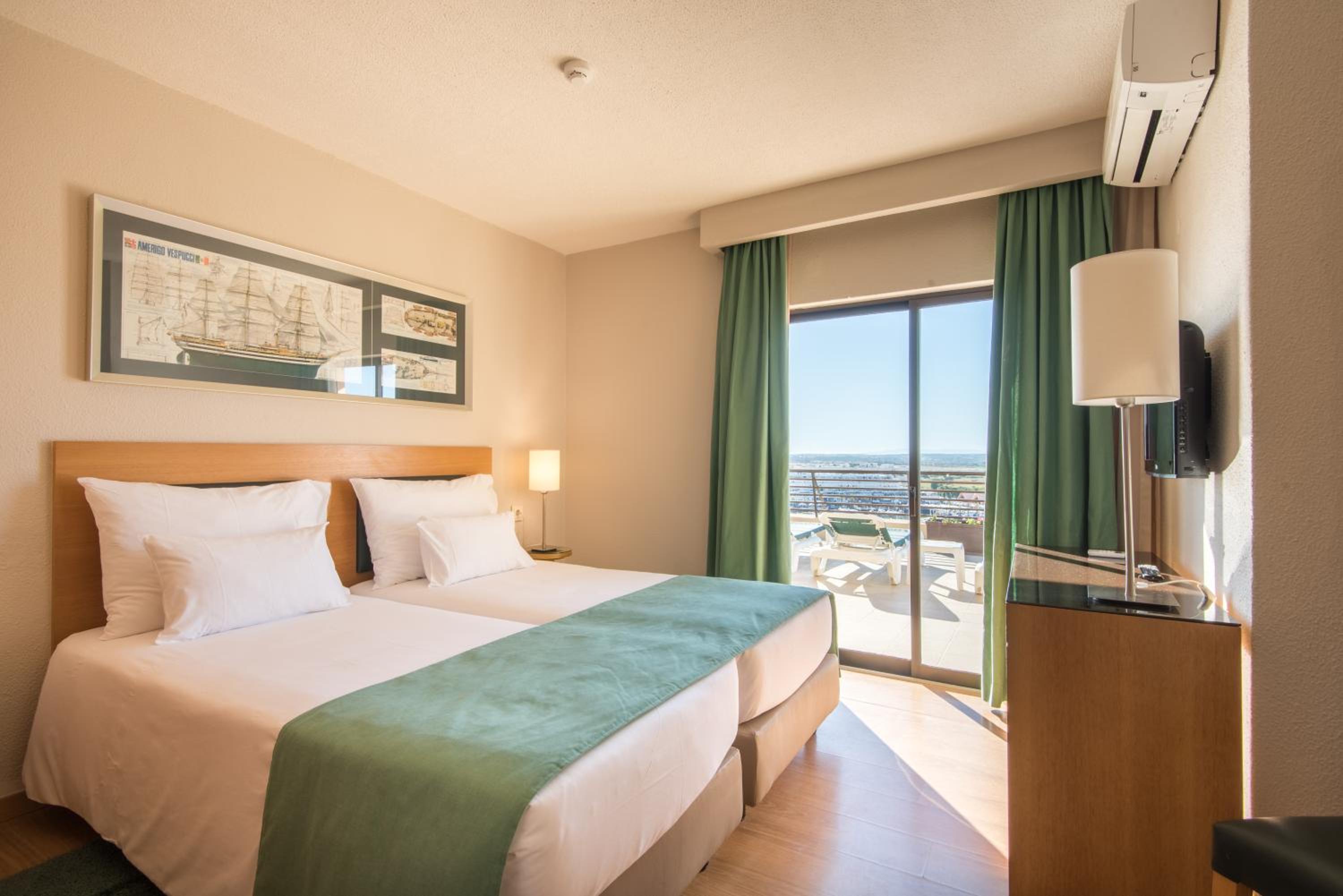 Senior Suite - Photo 1