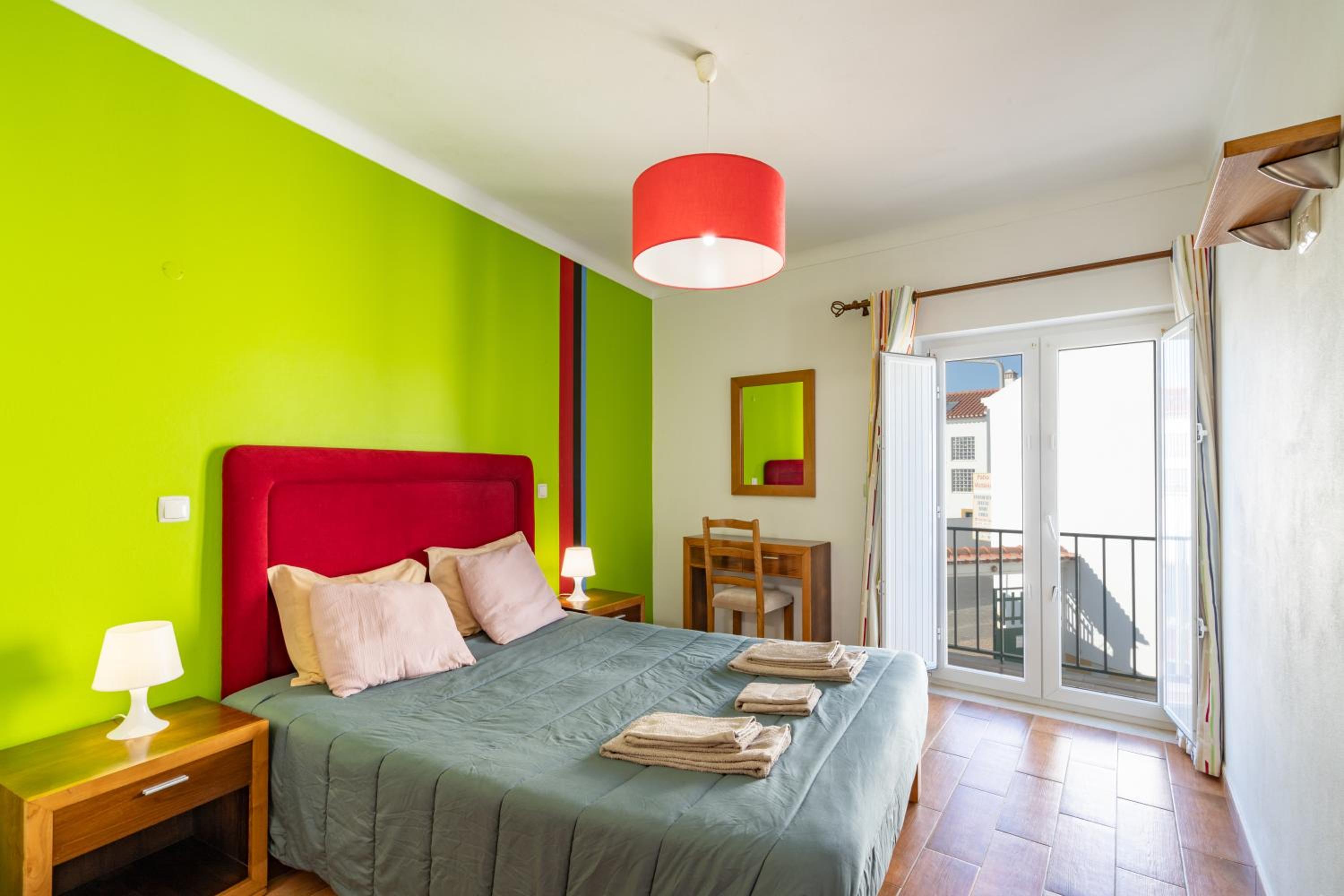 One-Bedroom Apartment - Photo 1