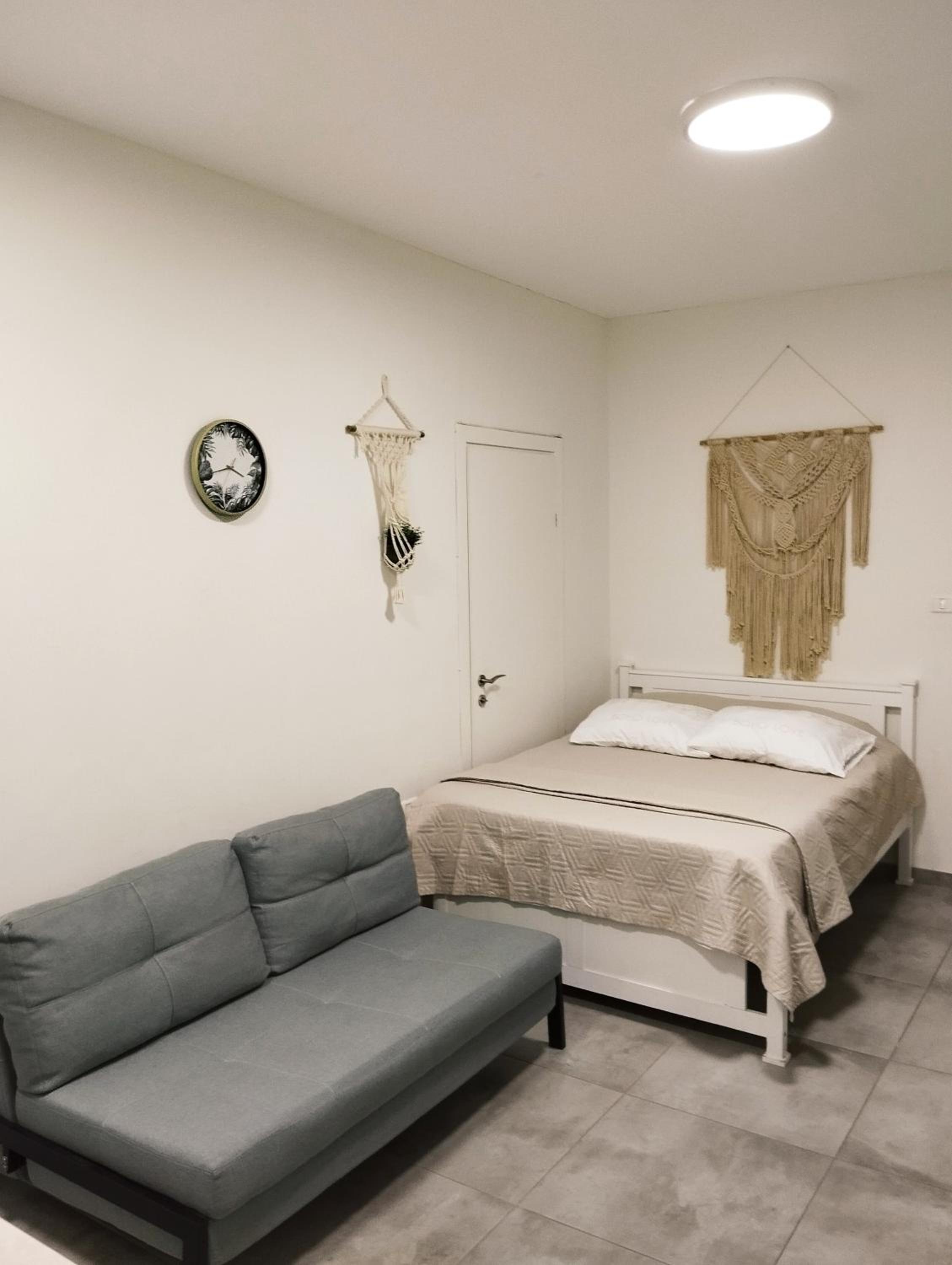 Economy Double Room - Photo 5