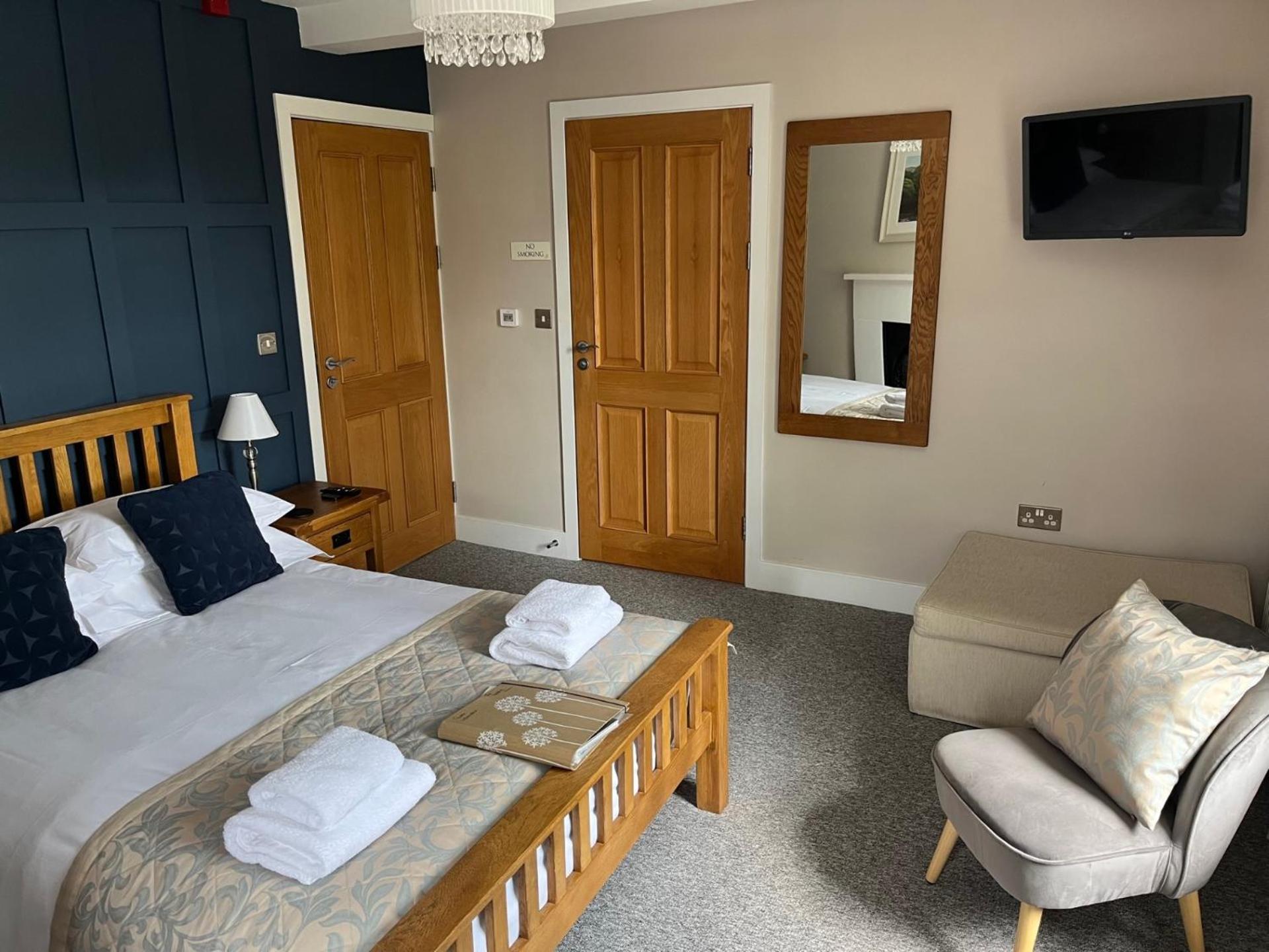 Double Room with Private Bathroom