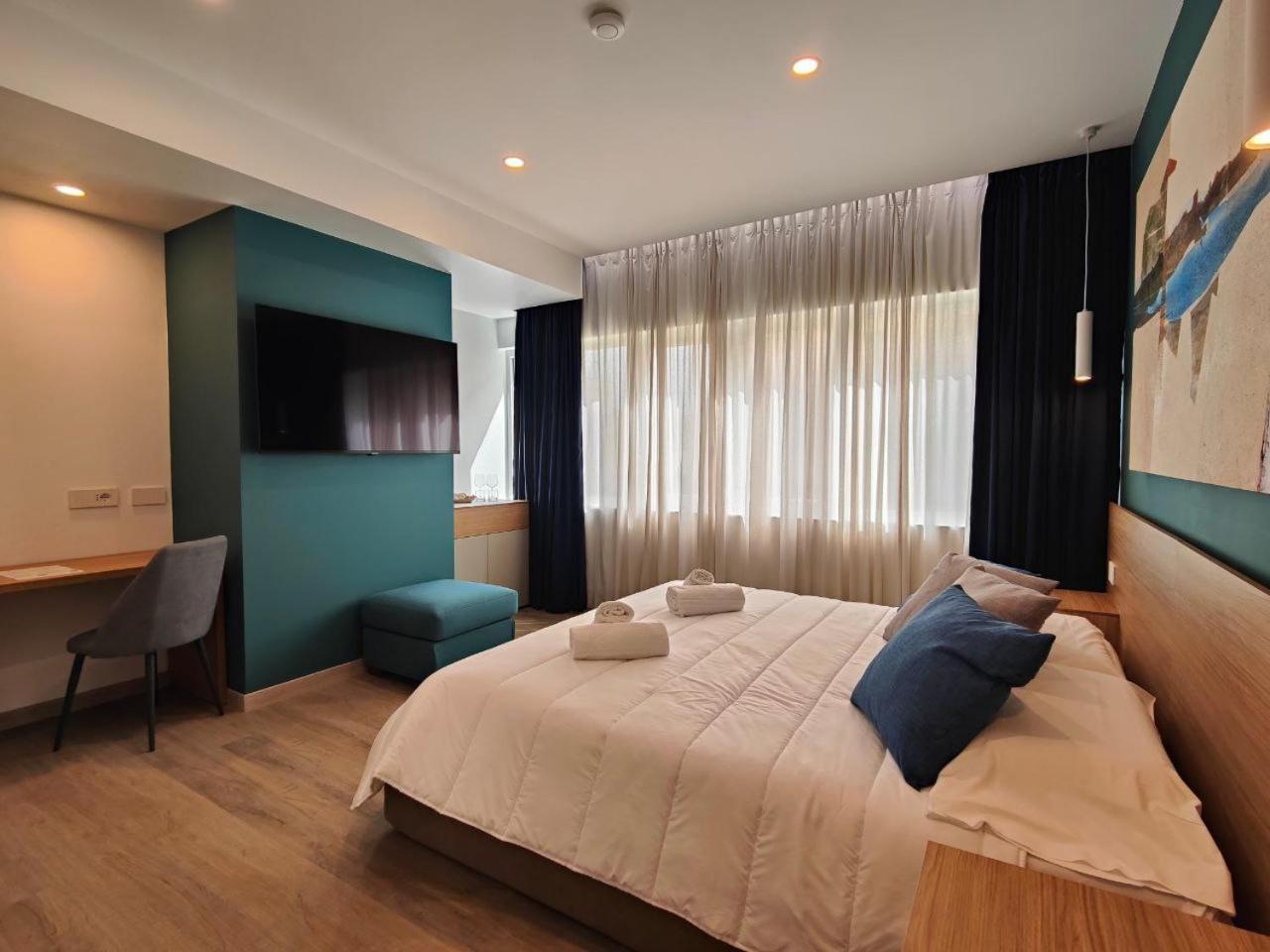 Deluxe Room - Photo 3