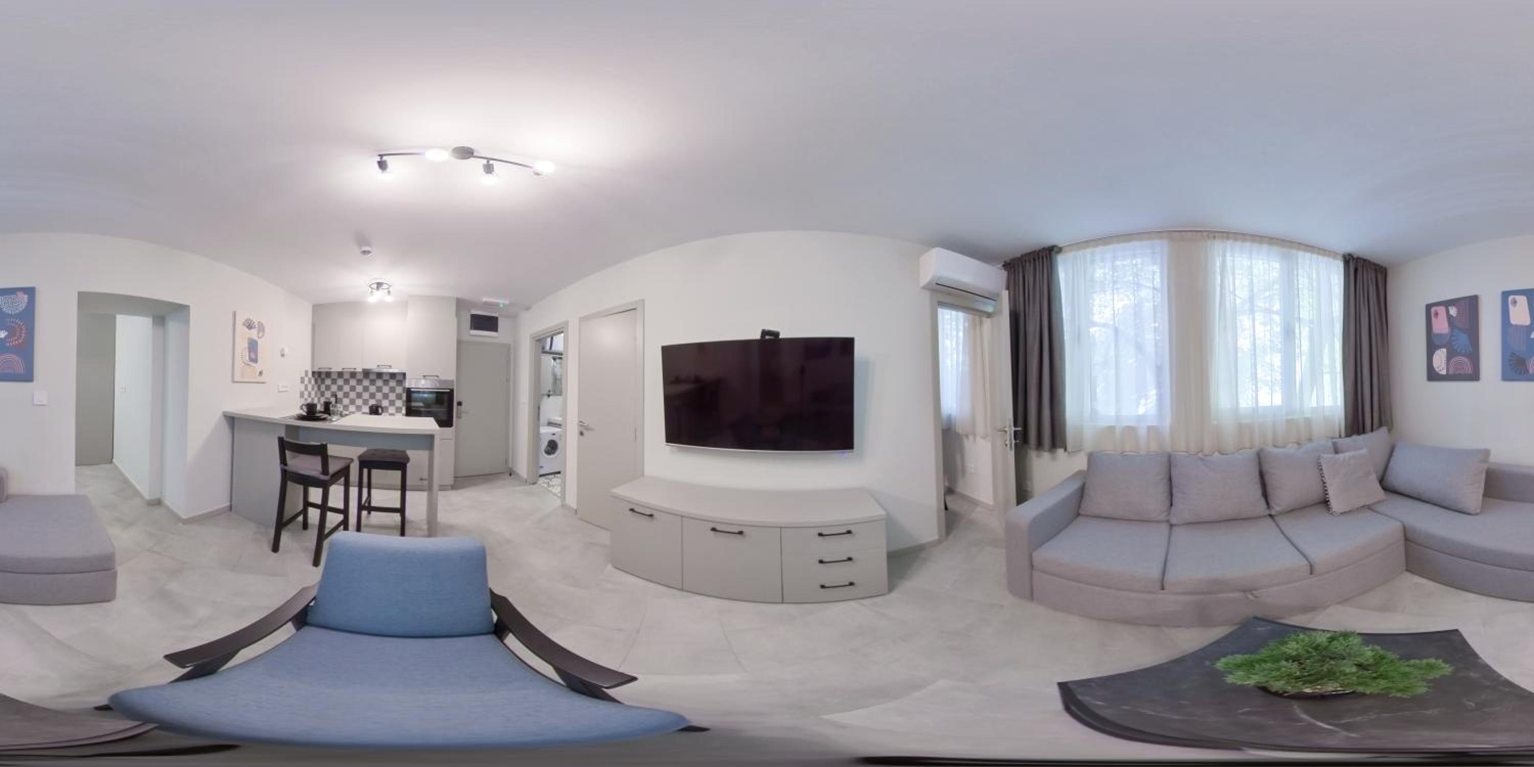 Two-Bedroom Apartment with Free Parking - Photo 3