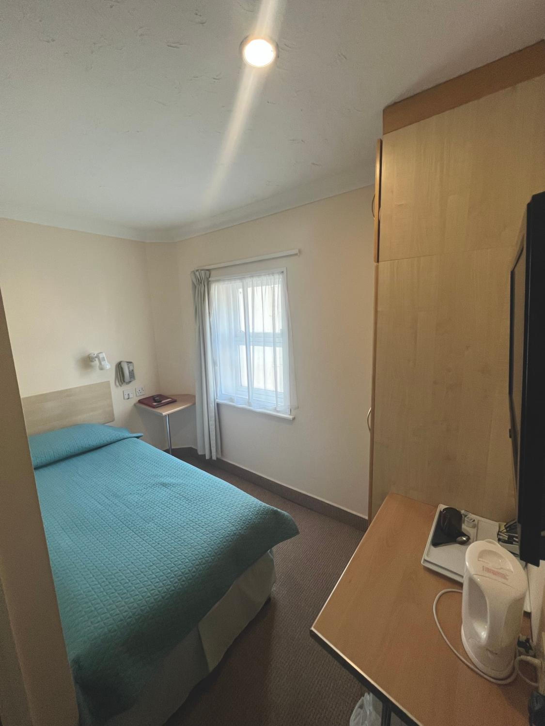 Single Room - Photo 3