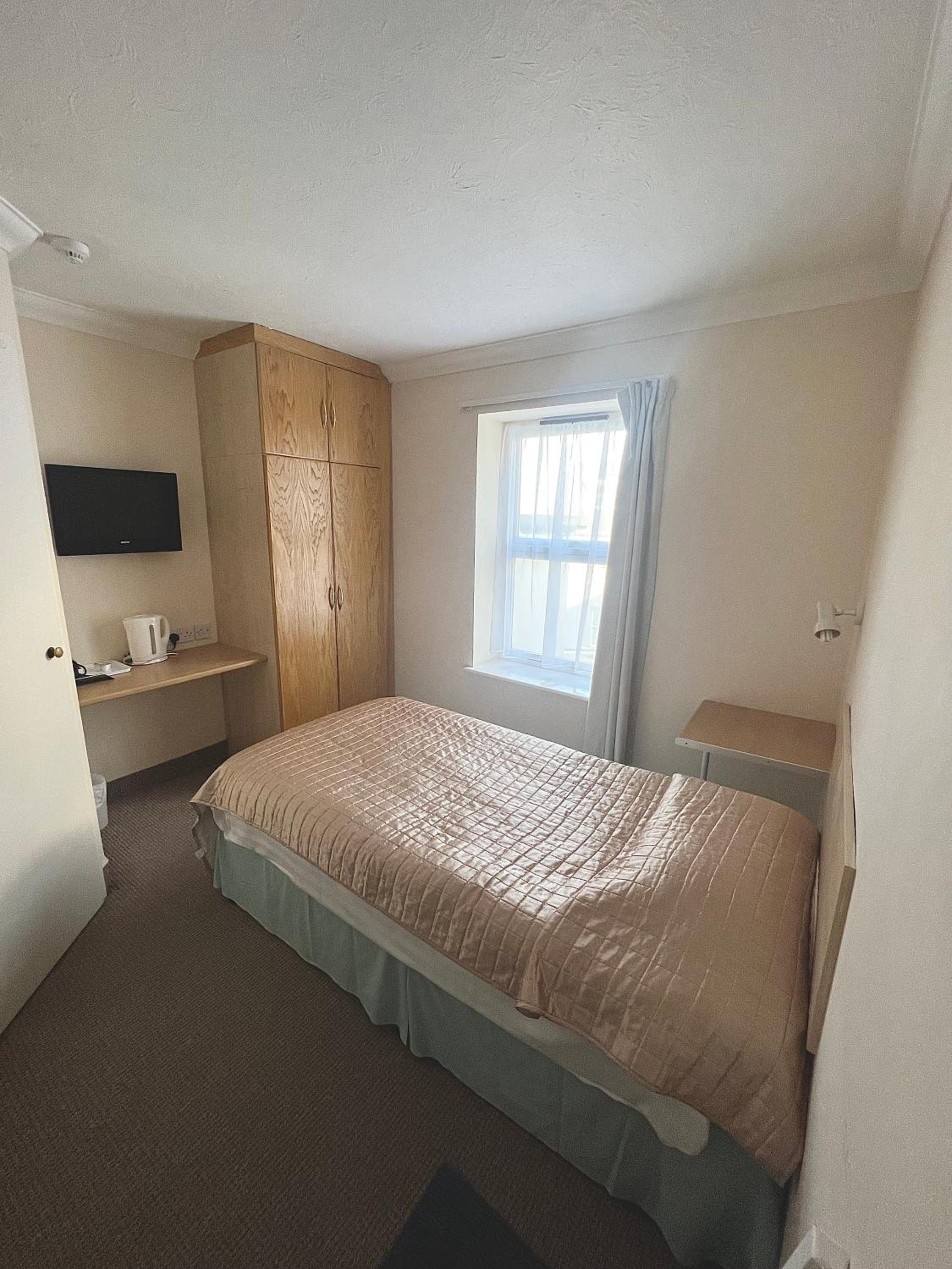 Single Room - Photo 5