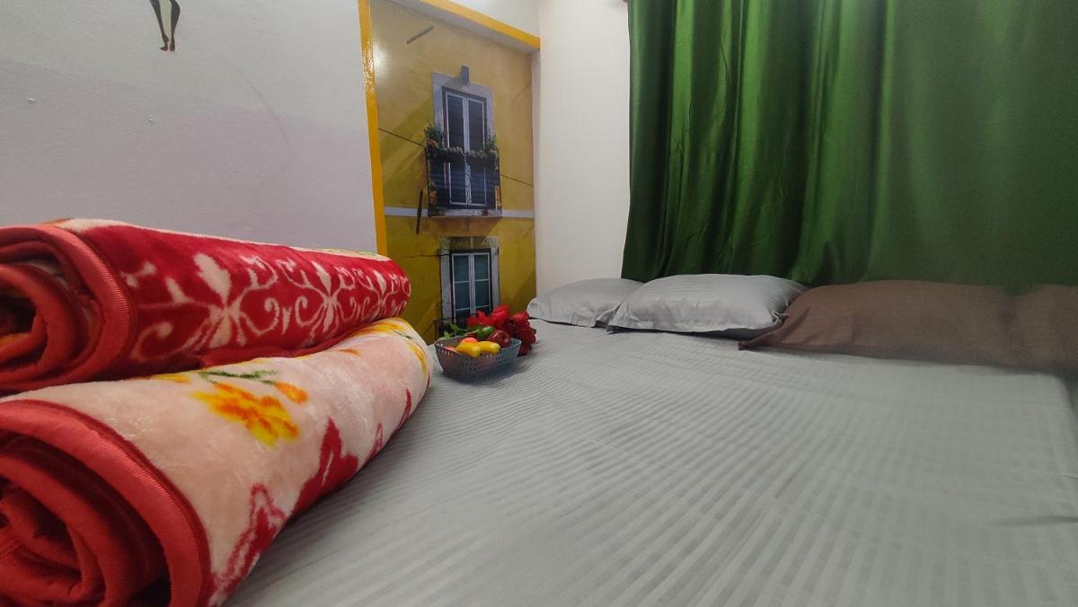 10-Bed Mixed Dormitory Room photo 1