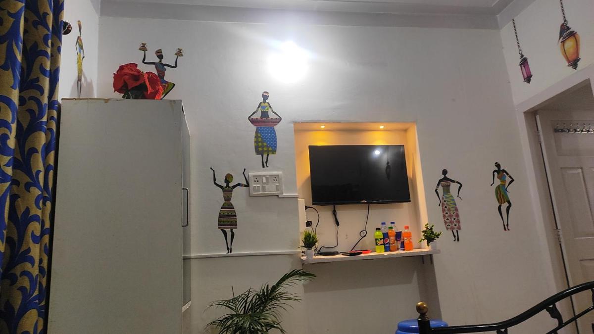 6-Bed Mixed Dormitory Room photo 3