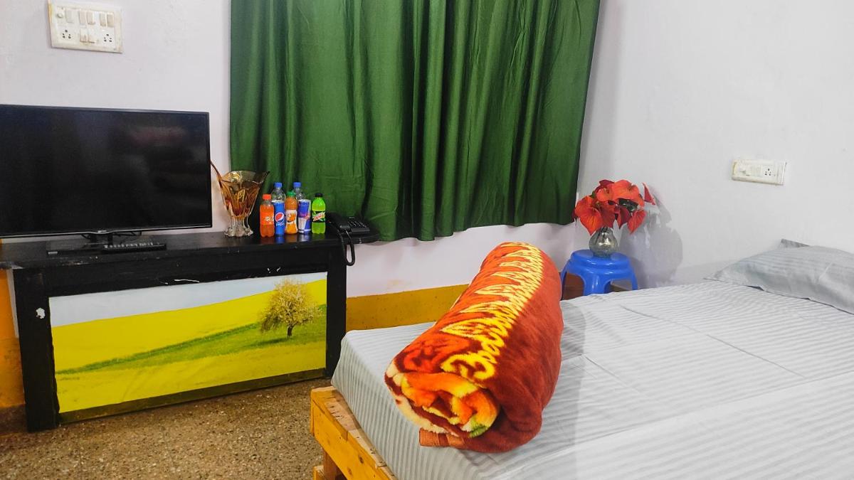 10-Bed Mixed Dormitory Room photo 3