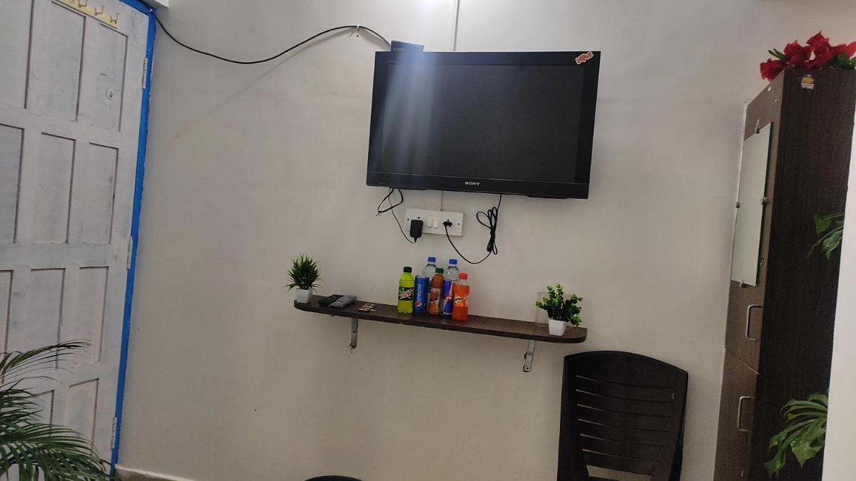 Budget Double Room photo 2