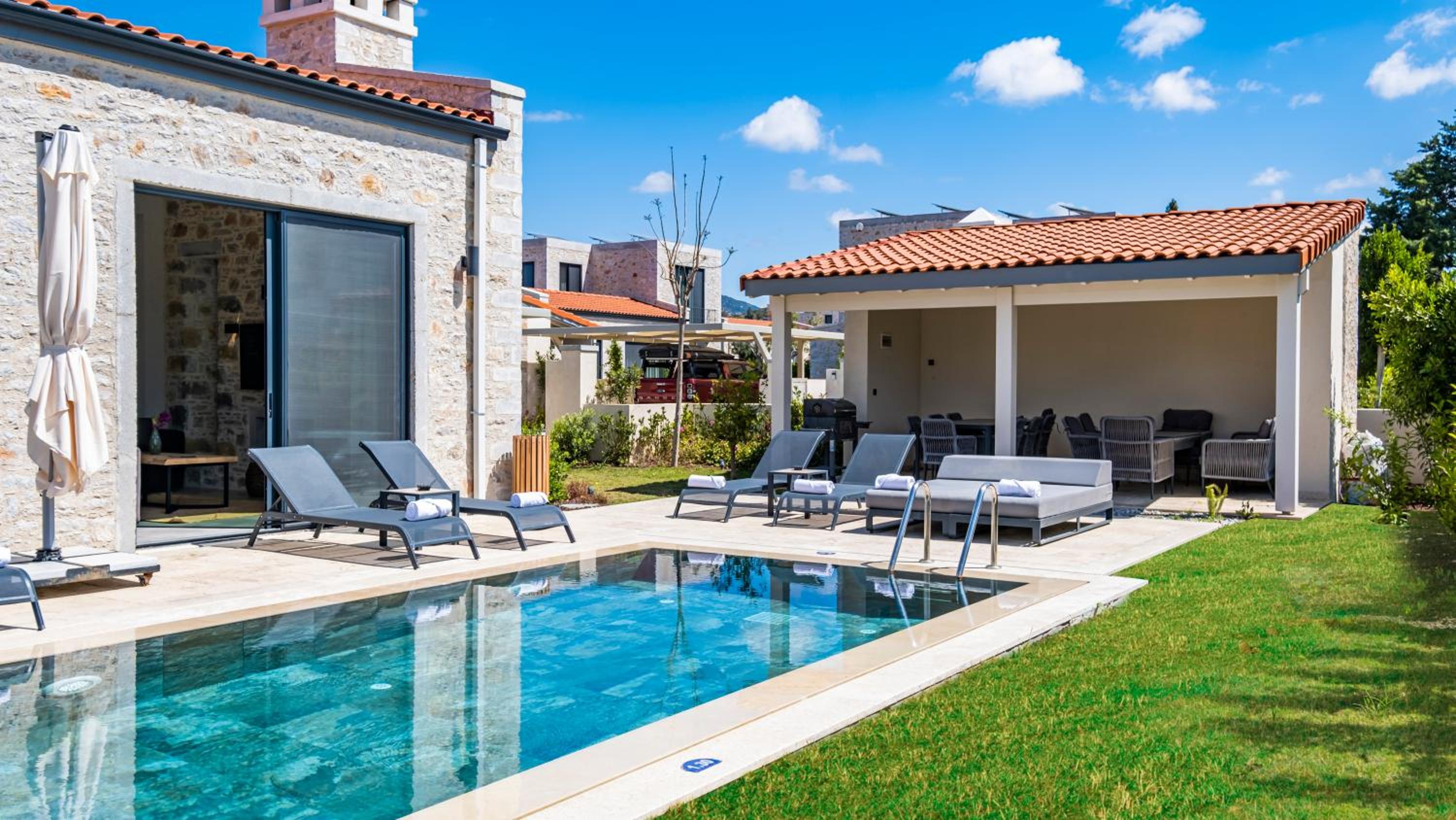 Villa with Private Pool - Photo 67