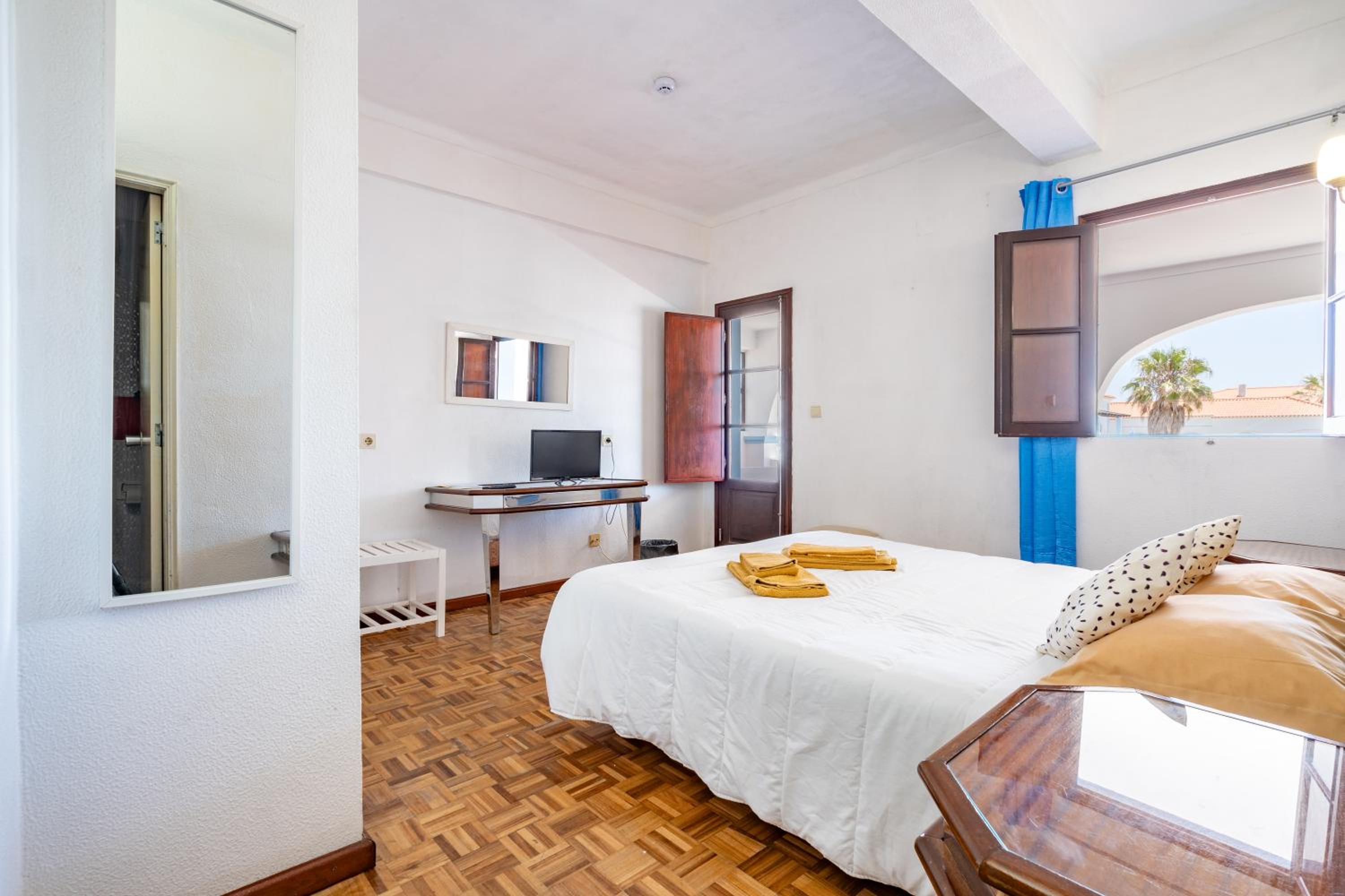 Double Room - Photo 2