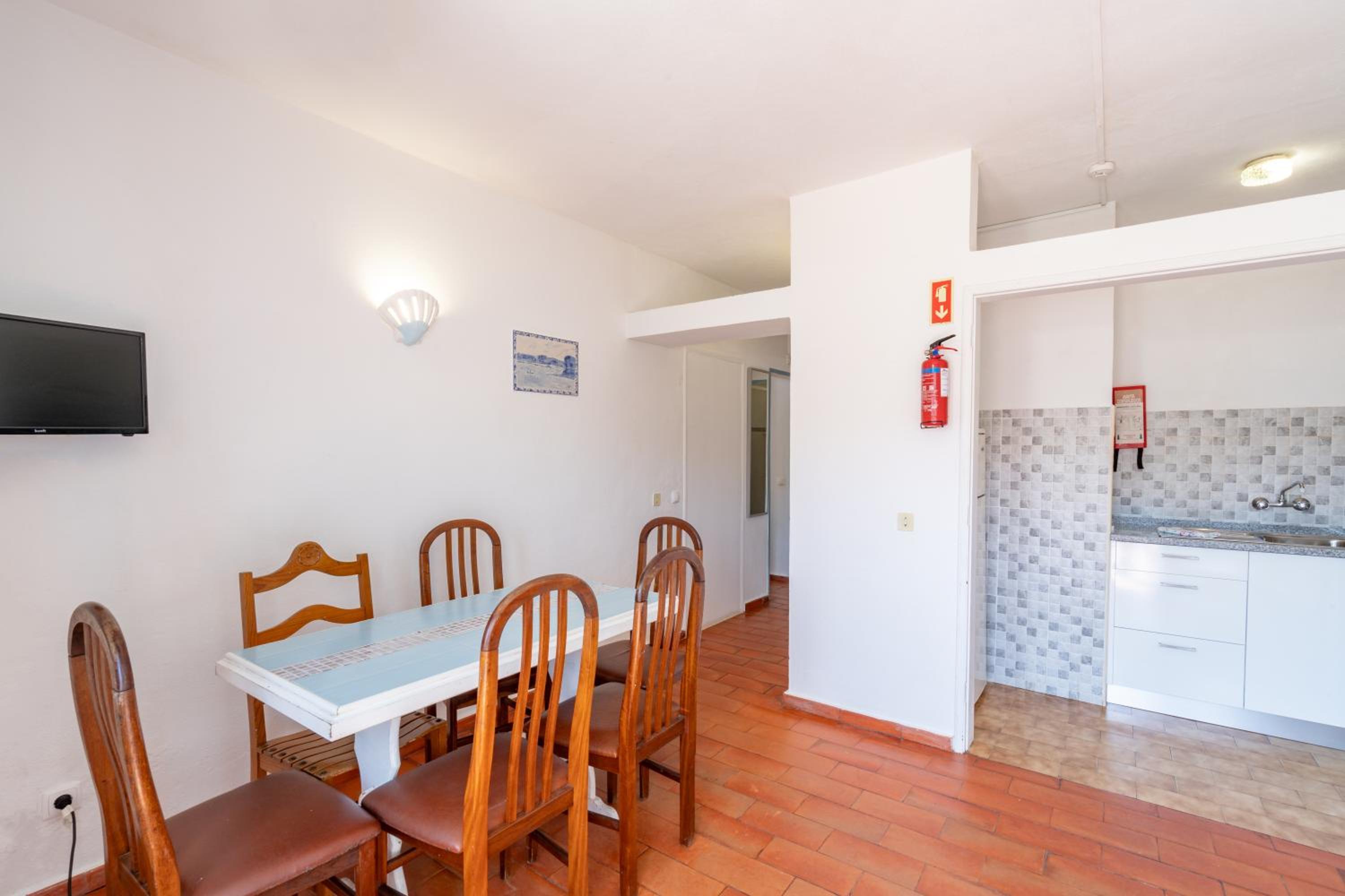 Two-Bedroom Apartment - Photo 2
