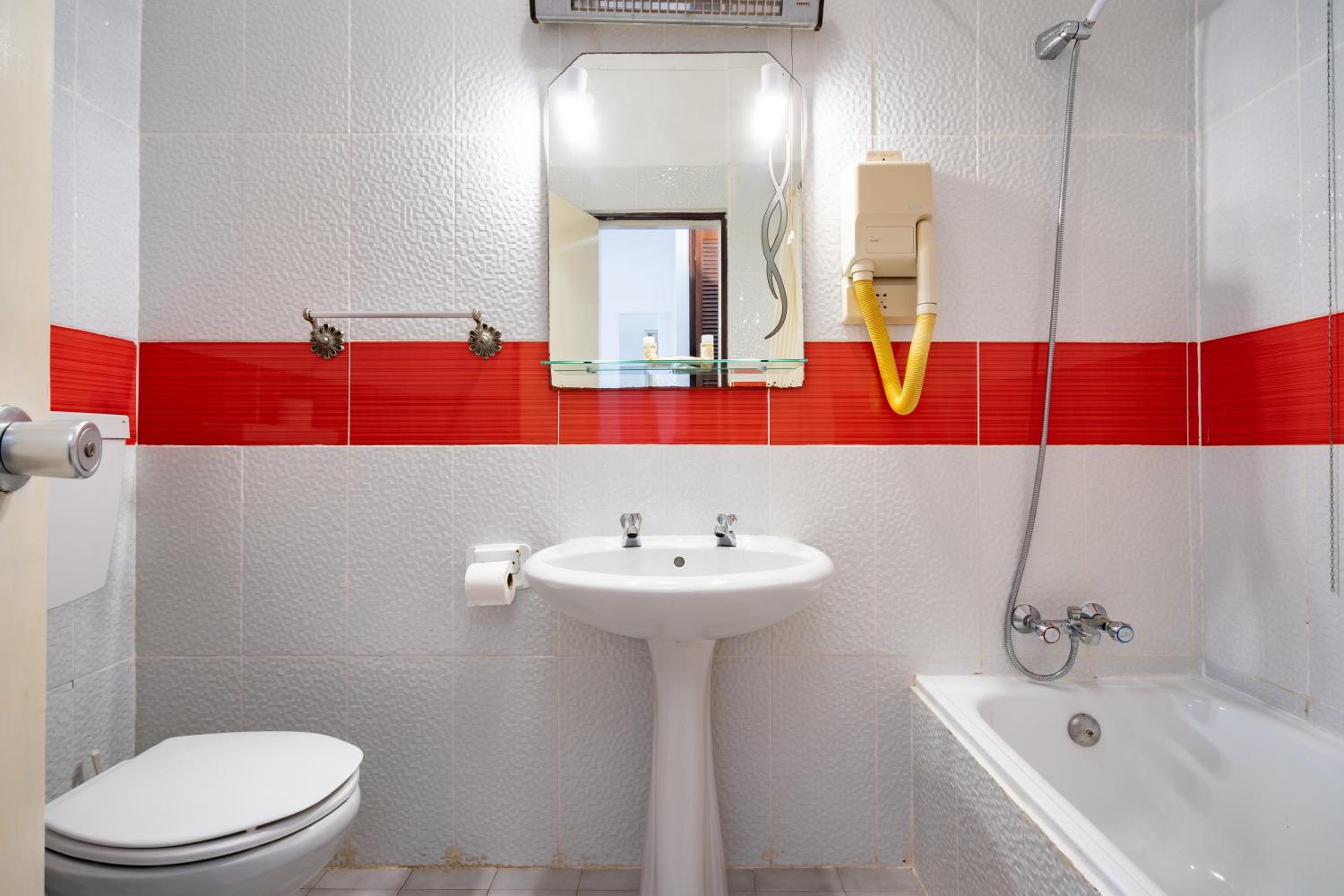 Double Room - Photo 4