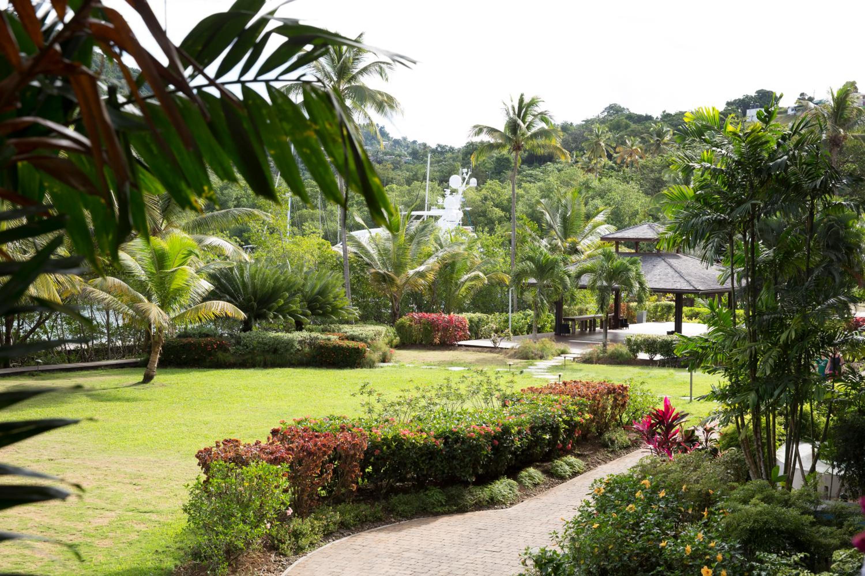 Junior Suite, 1 King Bed, Garden View (Resort View)