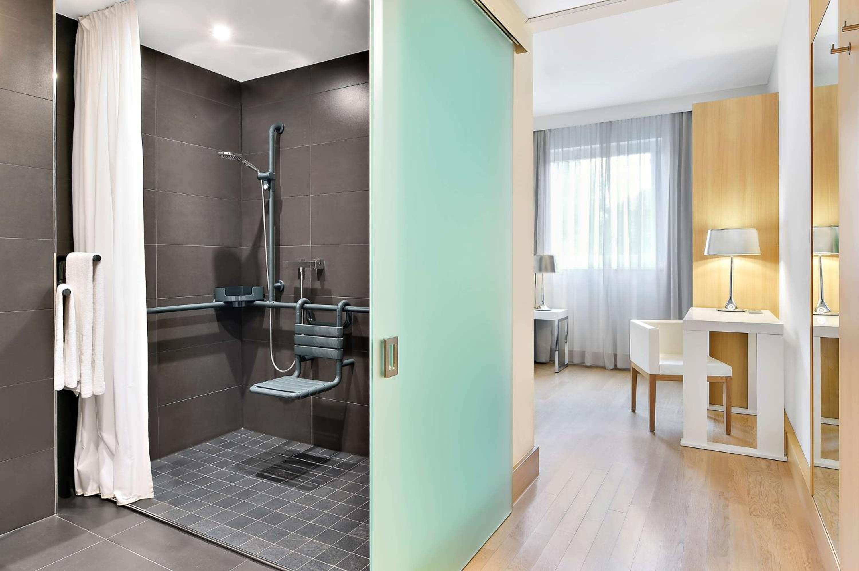 Standard Double or Twin Room - Photo 5