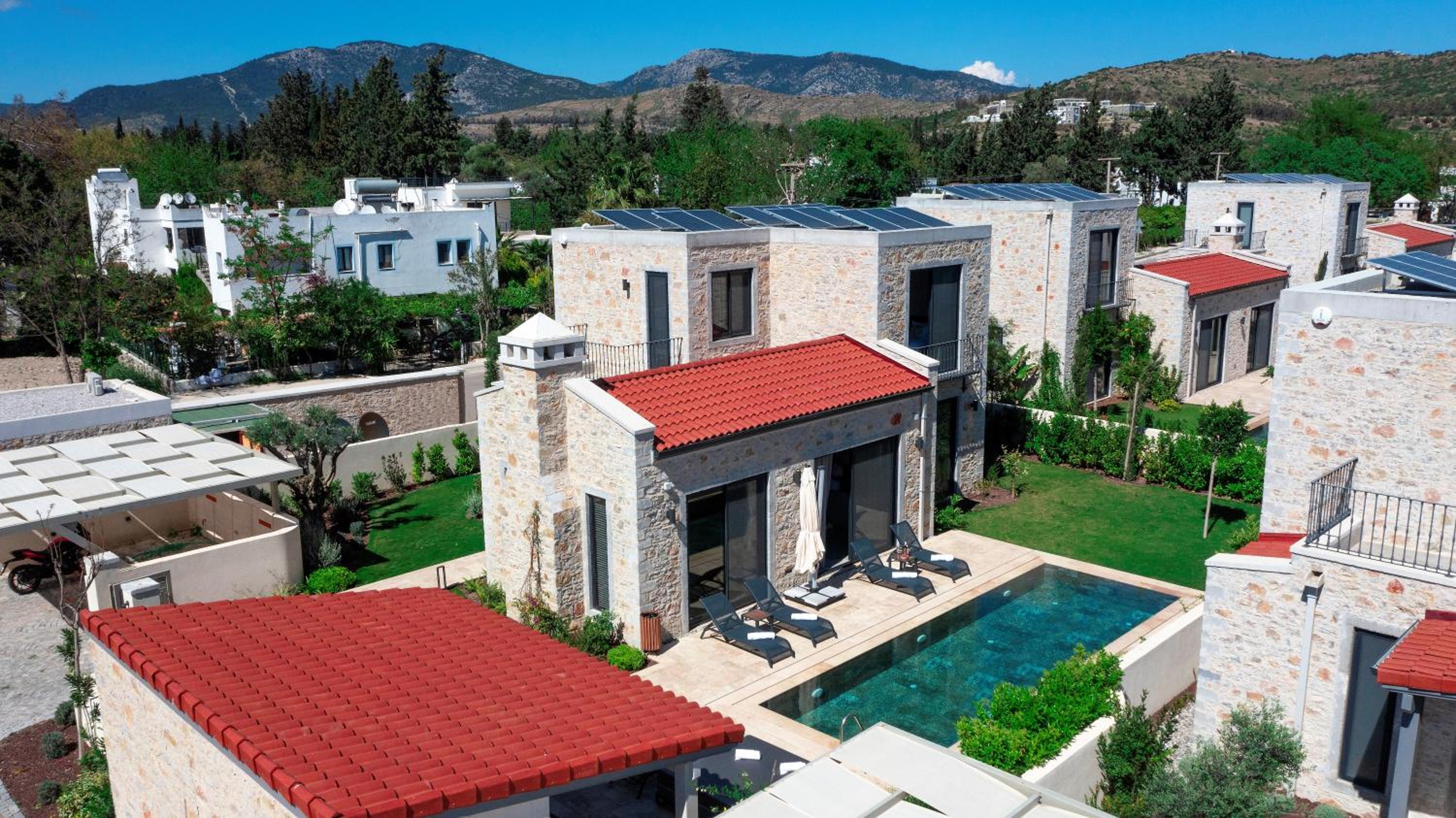 Villa with Private Pool - Photo 65