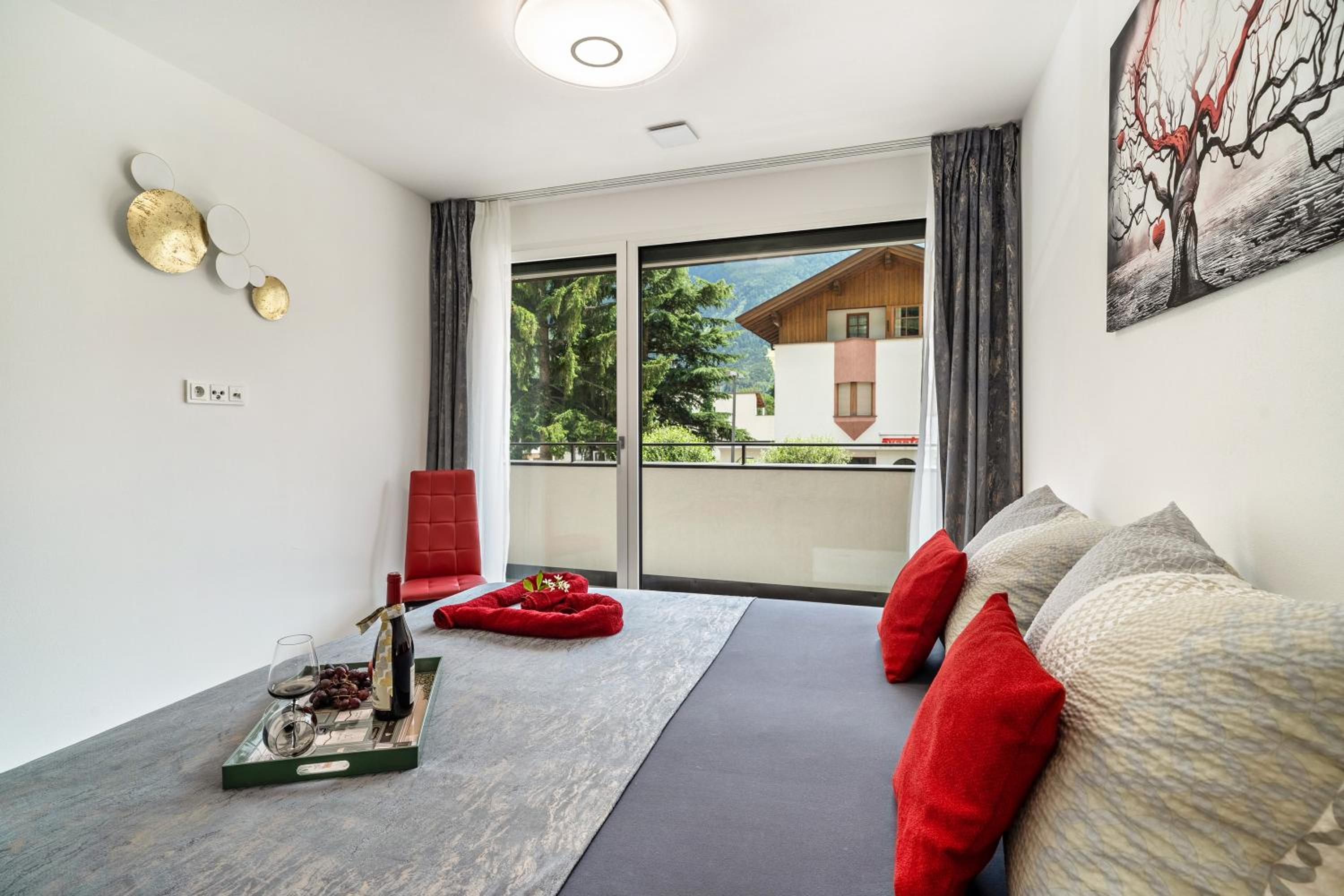 Superior One-Bedroom Apartment with Balcony photo 3
