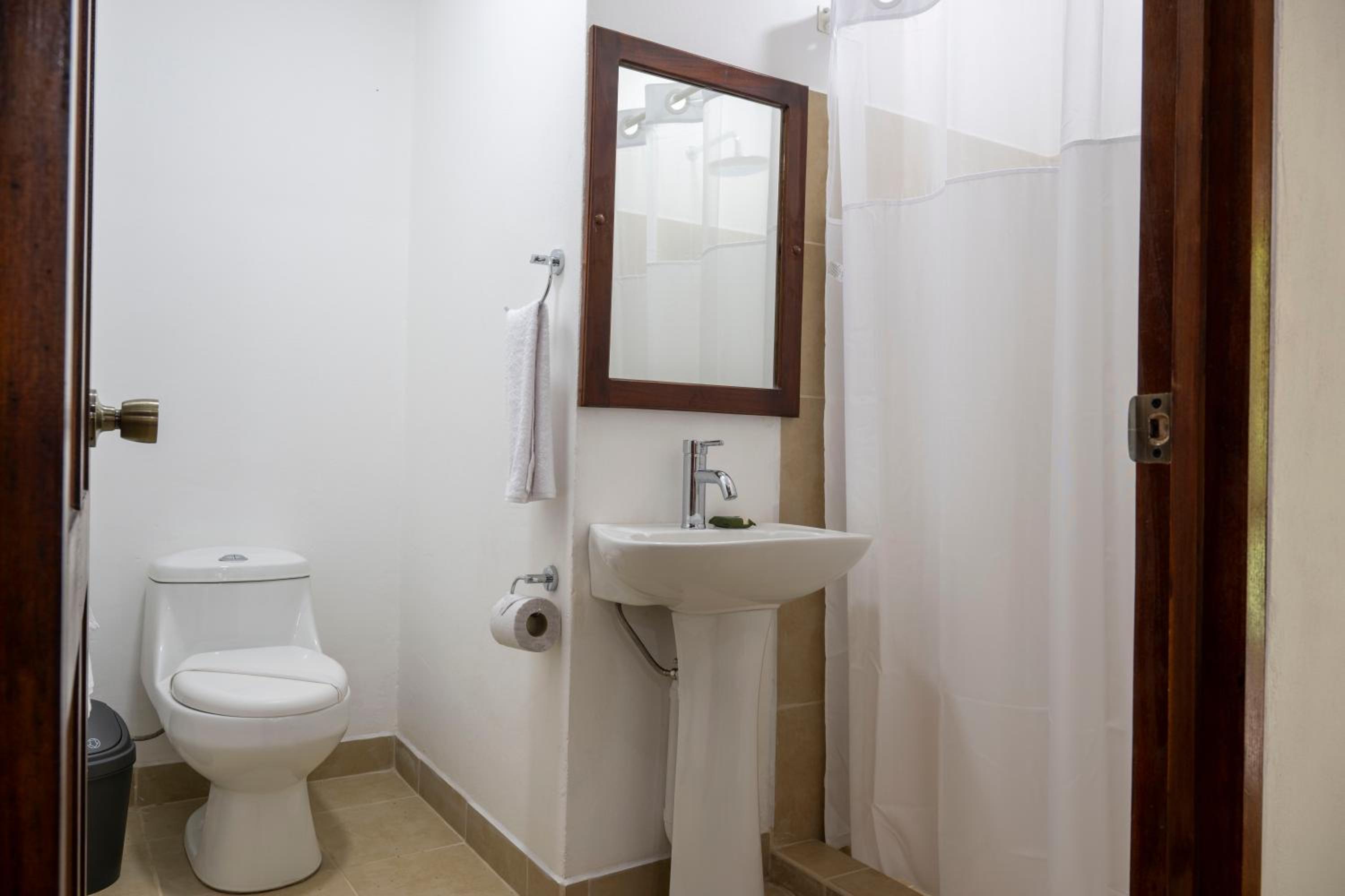 Superior One Bedroom - Photo 9