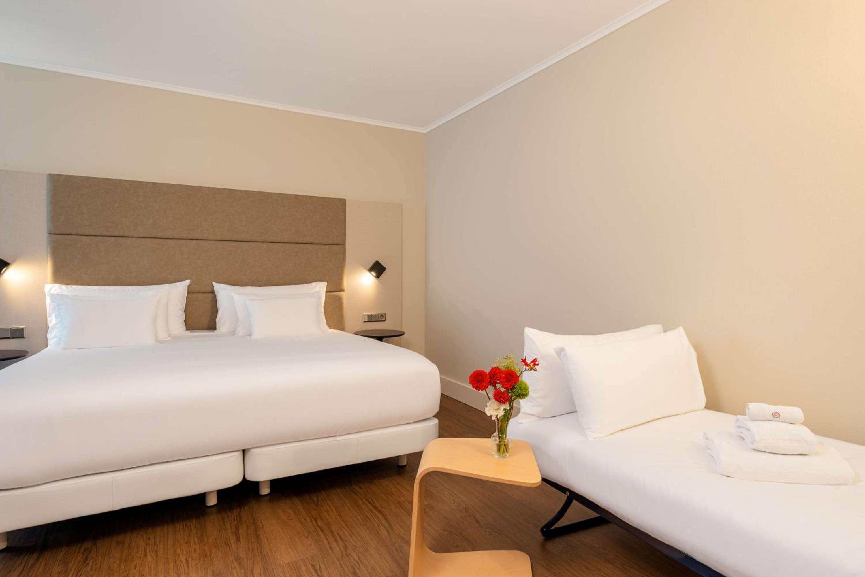 Premium Double Or Twin Room Free Parking Promo With Breakfast