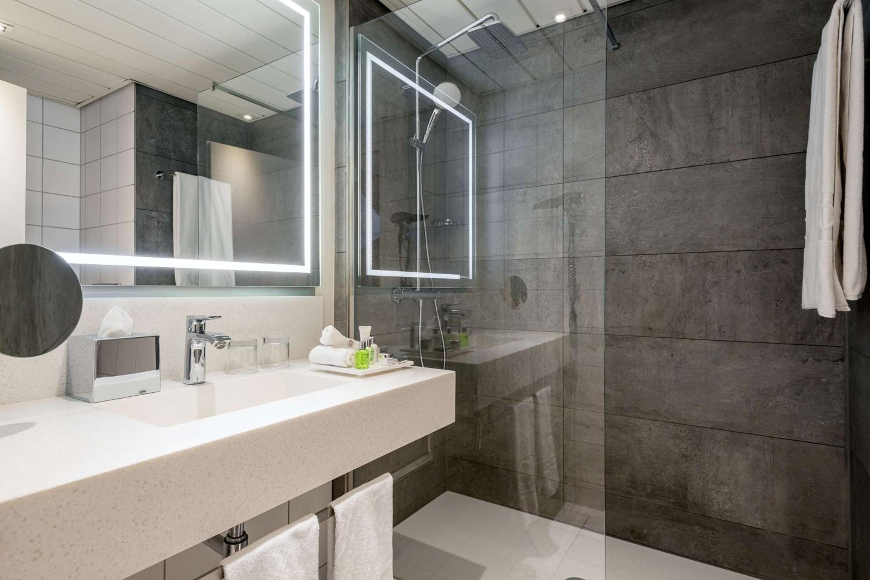 Superior Double Or Twin Room Free Parking Promo