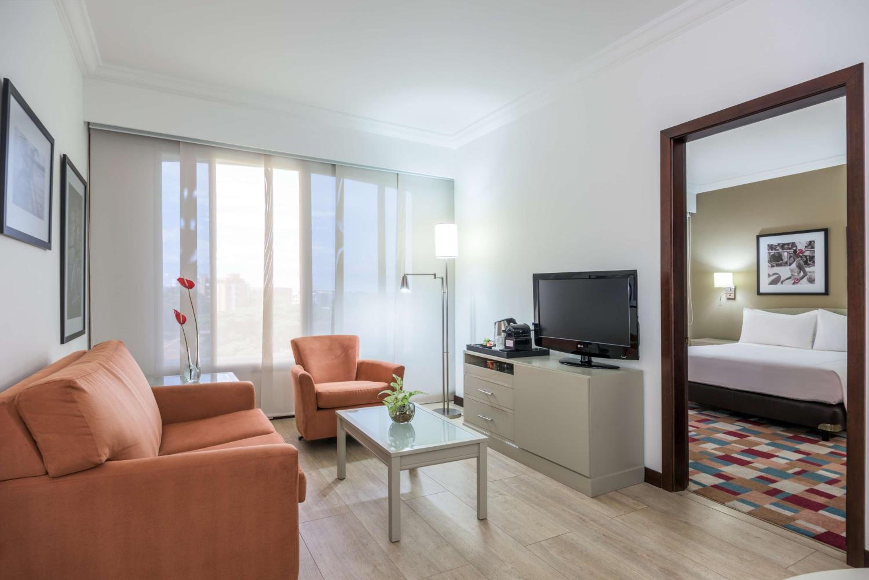 Suite - Photo 1