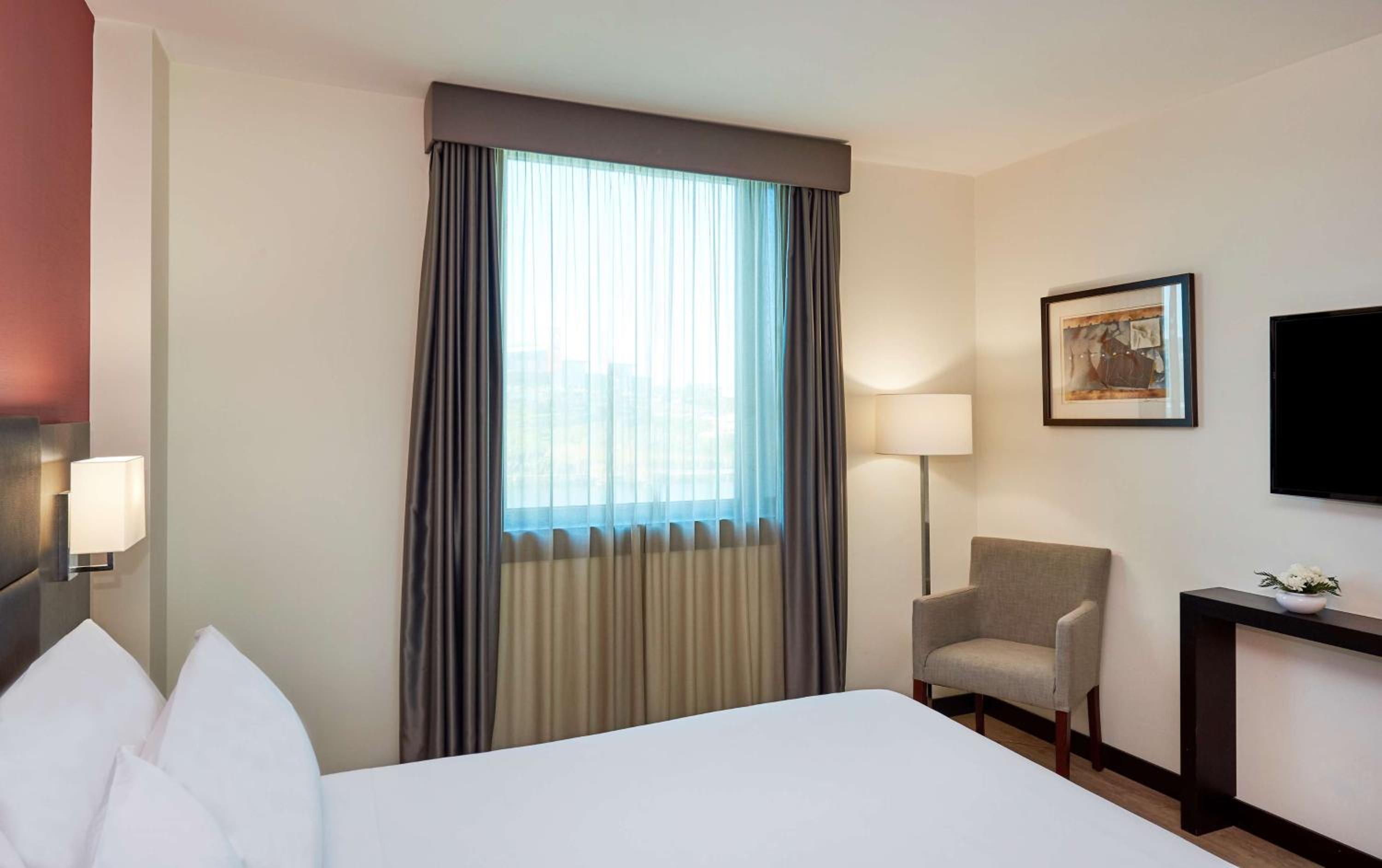 Standard Double or Twin Room - Photo 12