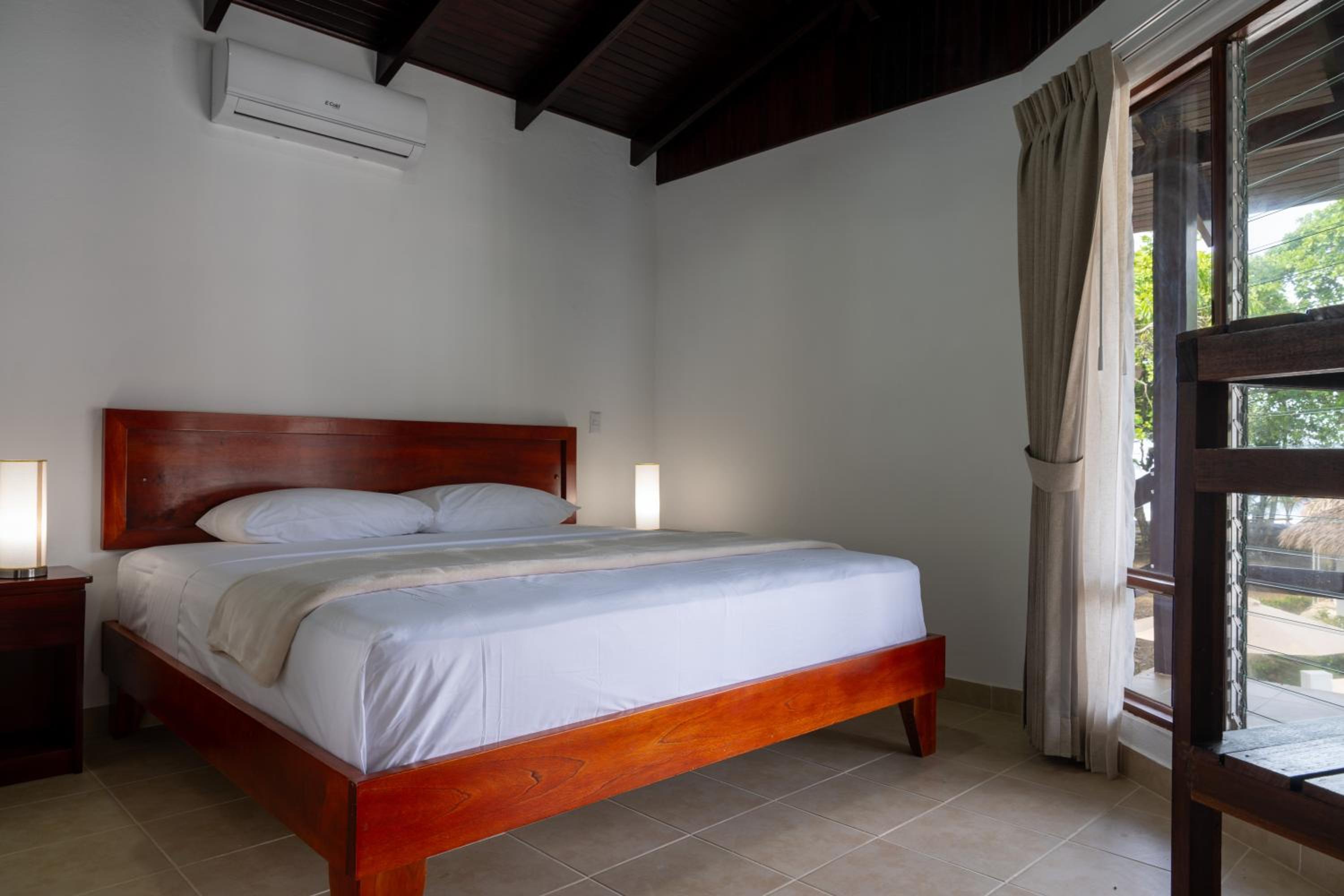 Superior One Bedroom - Photo 1