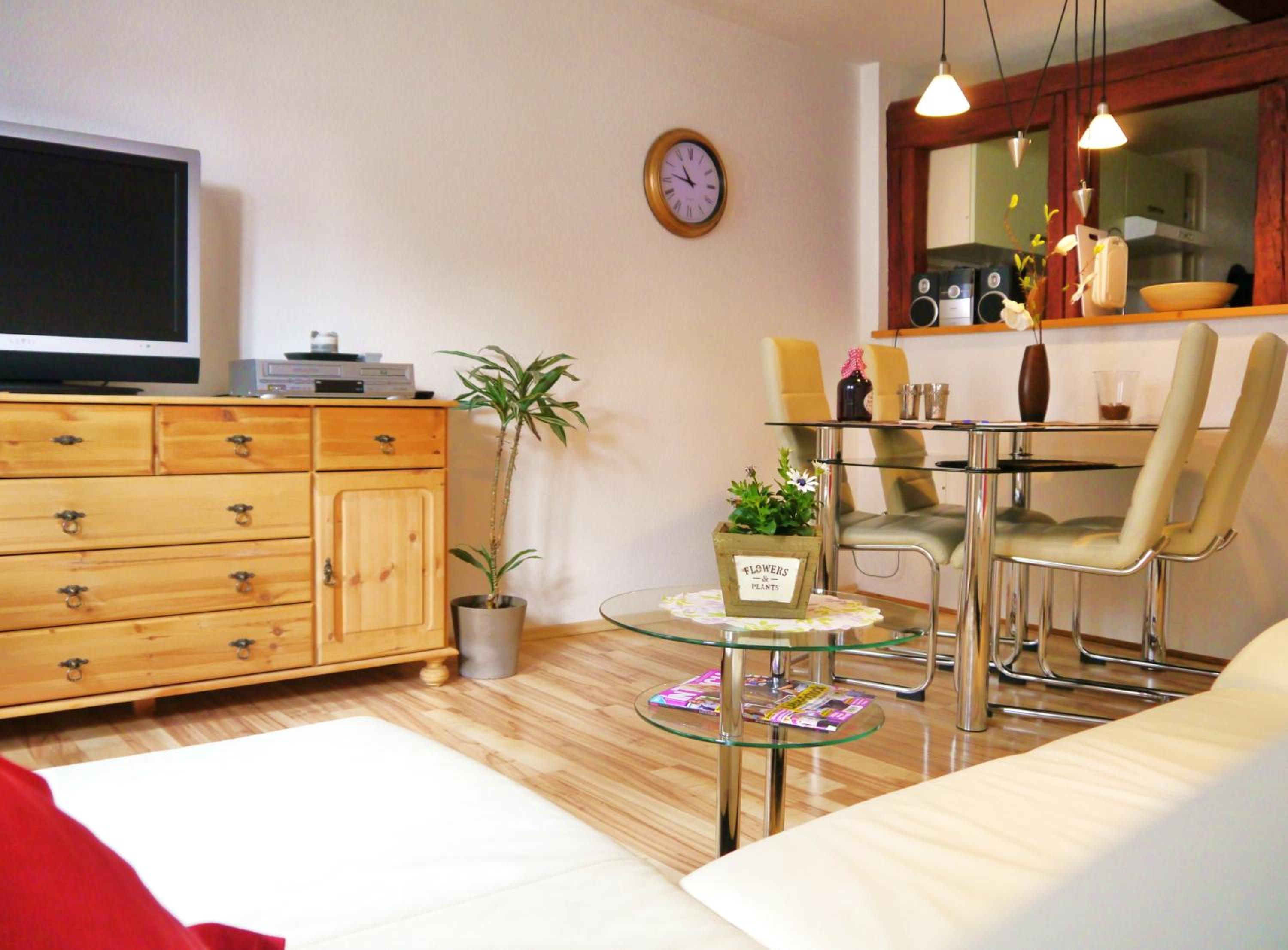 Two Bedroom Apartment with Fireplace - Photo 20