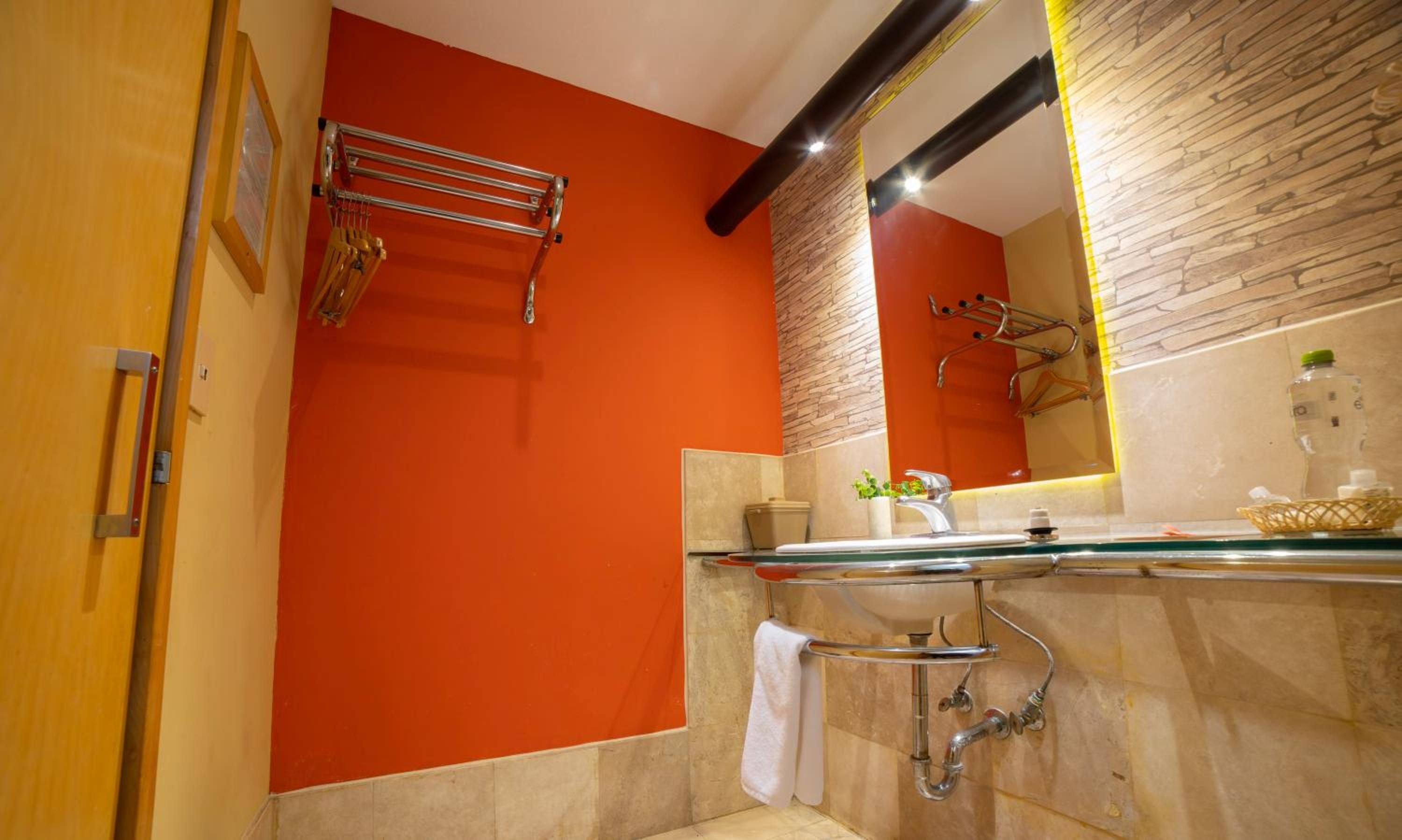 Suite - Photo 6
