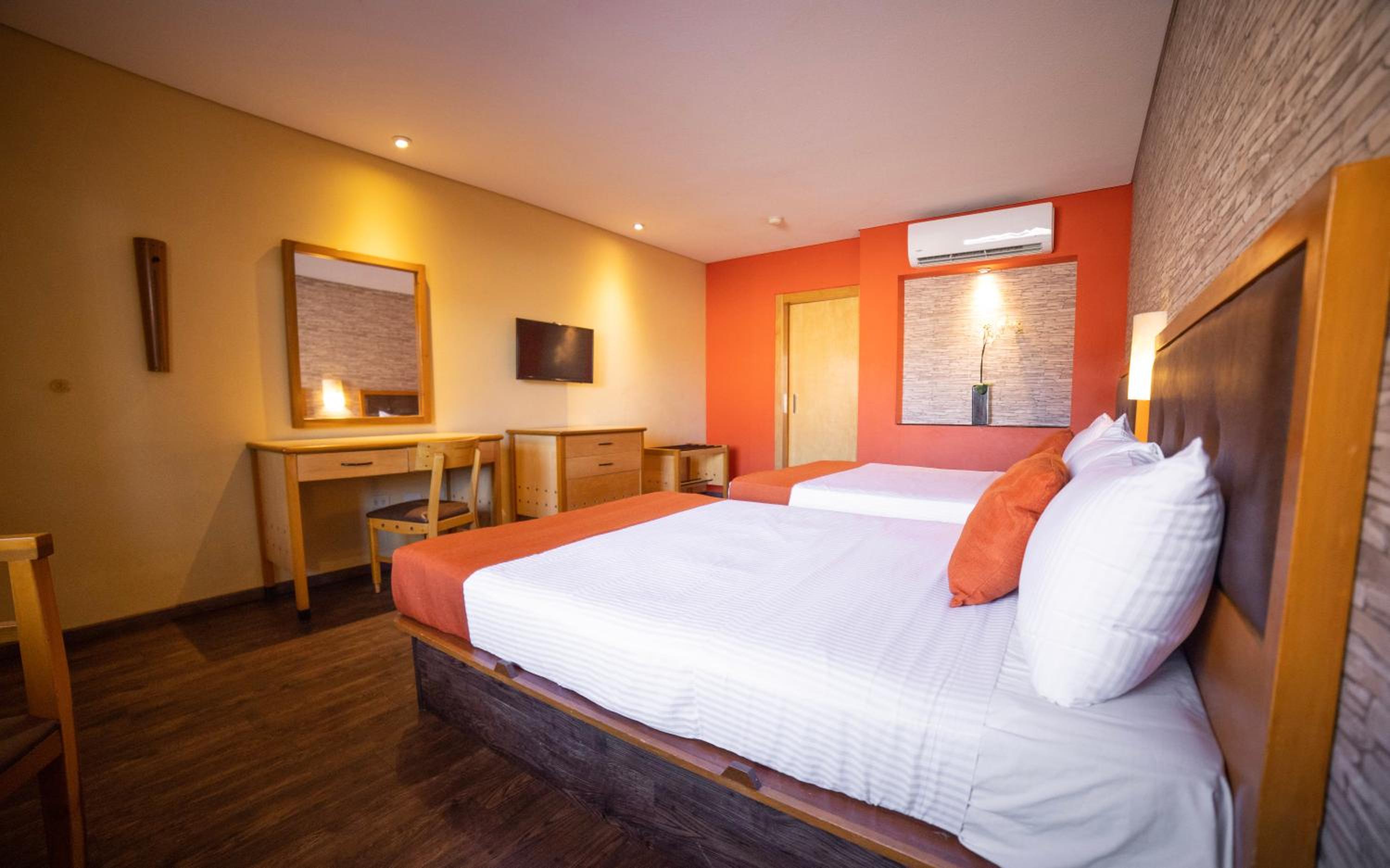 Standard Double or Twin Room - Photo 3