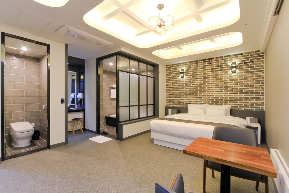 Standard Room - Photo 7