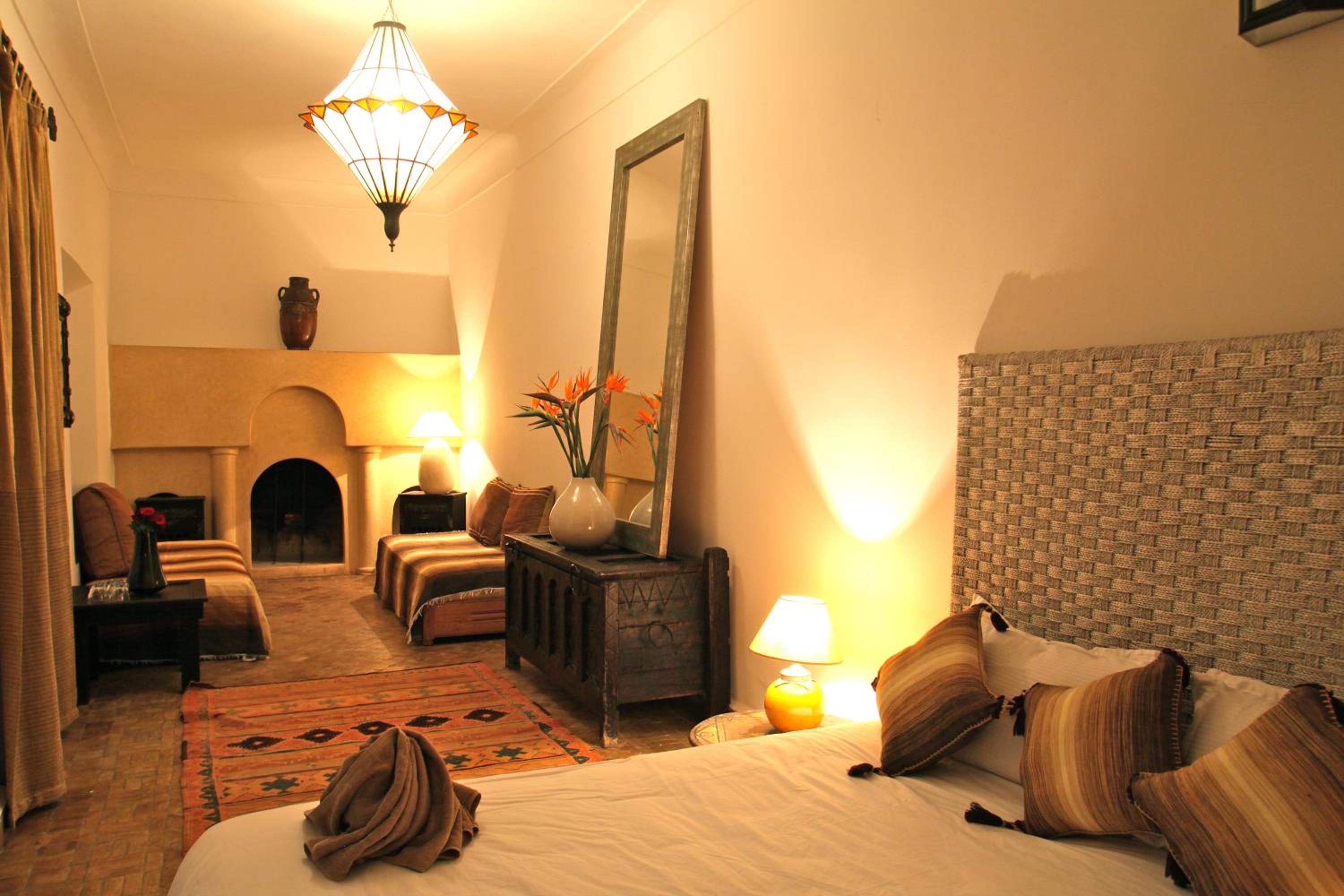 Suite - Photo 16