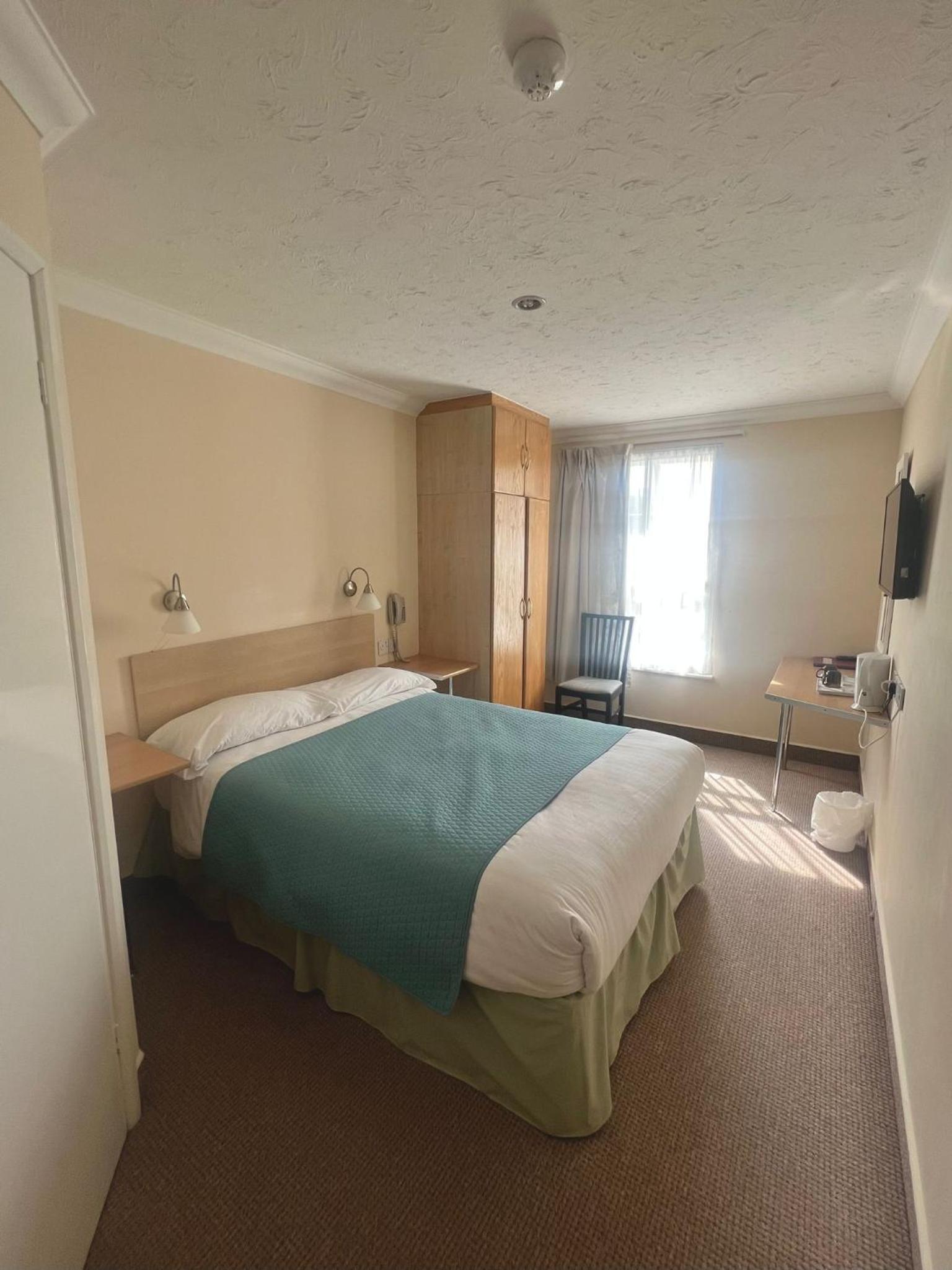 Double Room - Photo 4