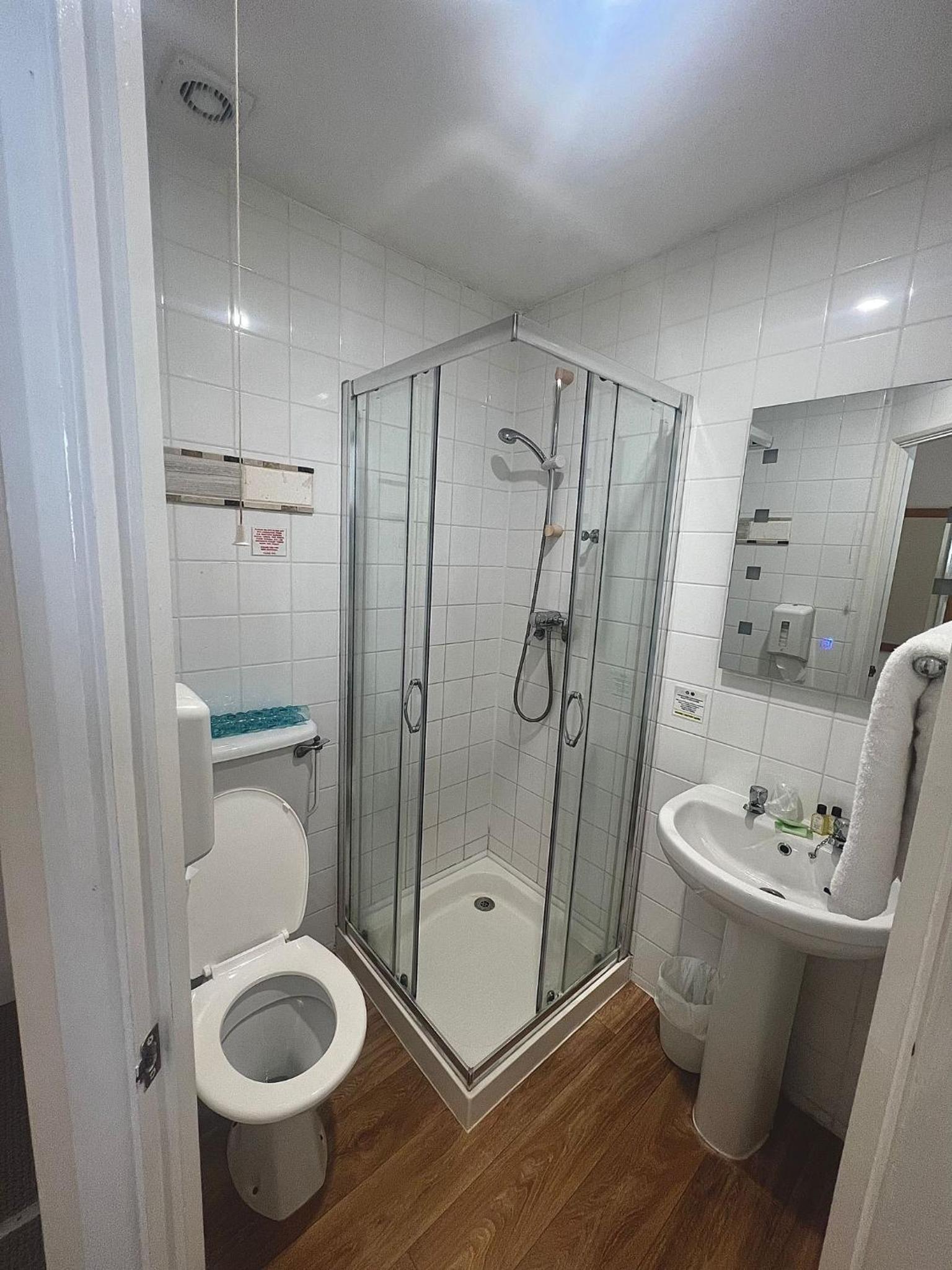 Single Room - Photo 2