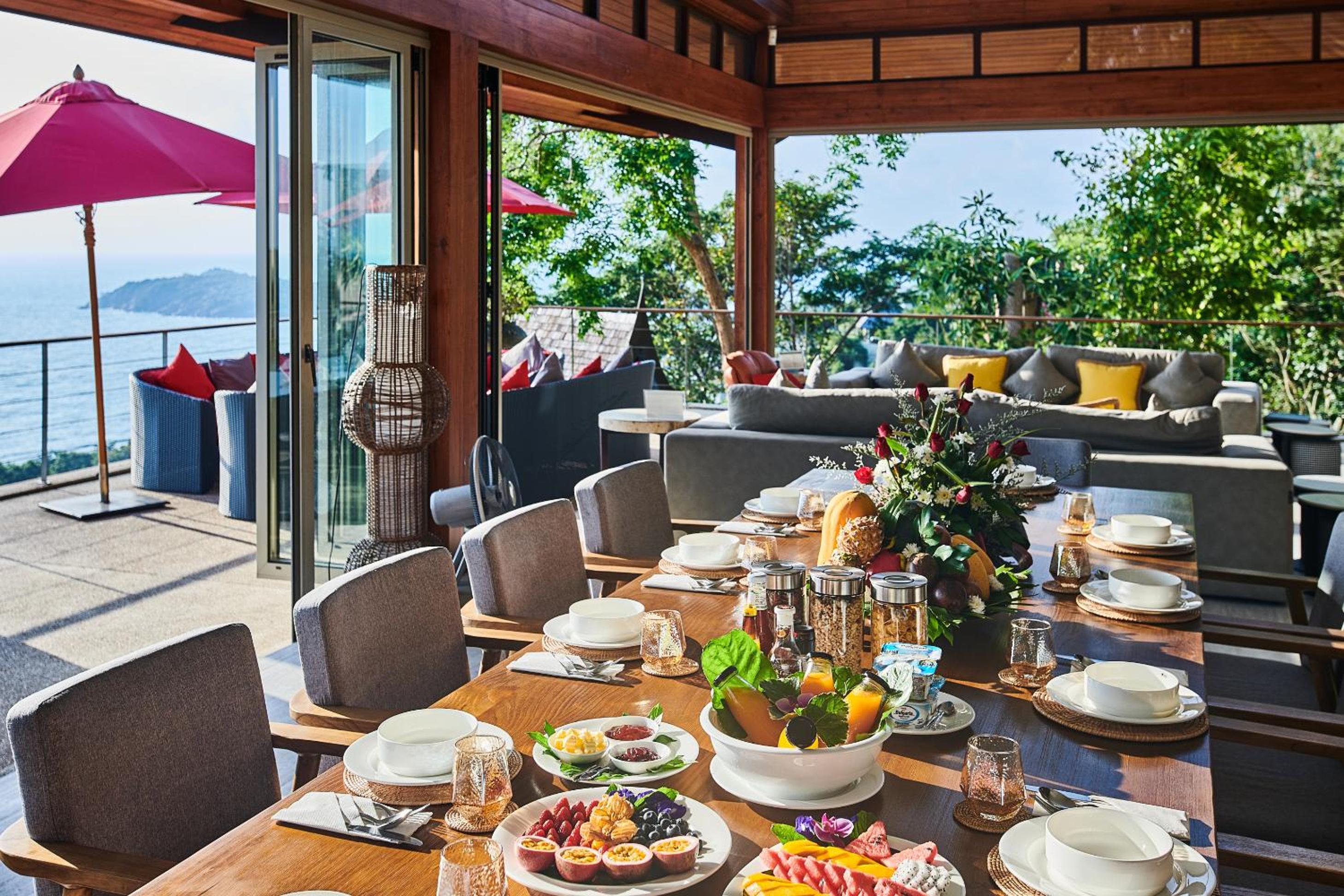 7-Bedroom + 1 Kid's Room Sea View Villa with Private Chef - Photo 7