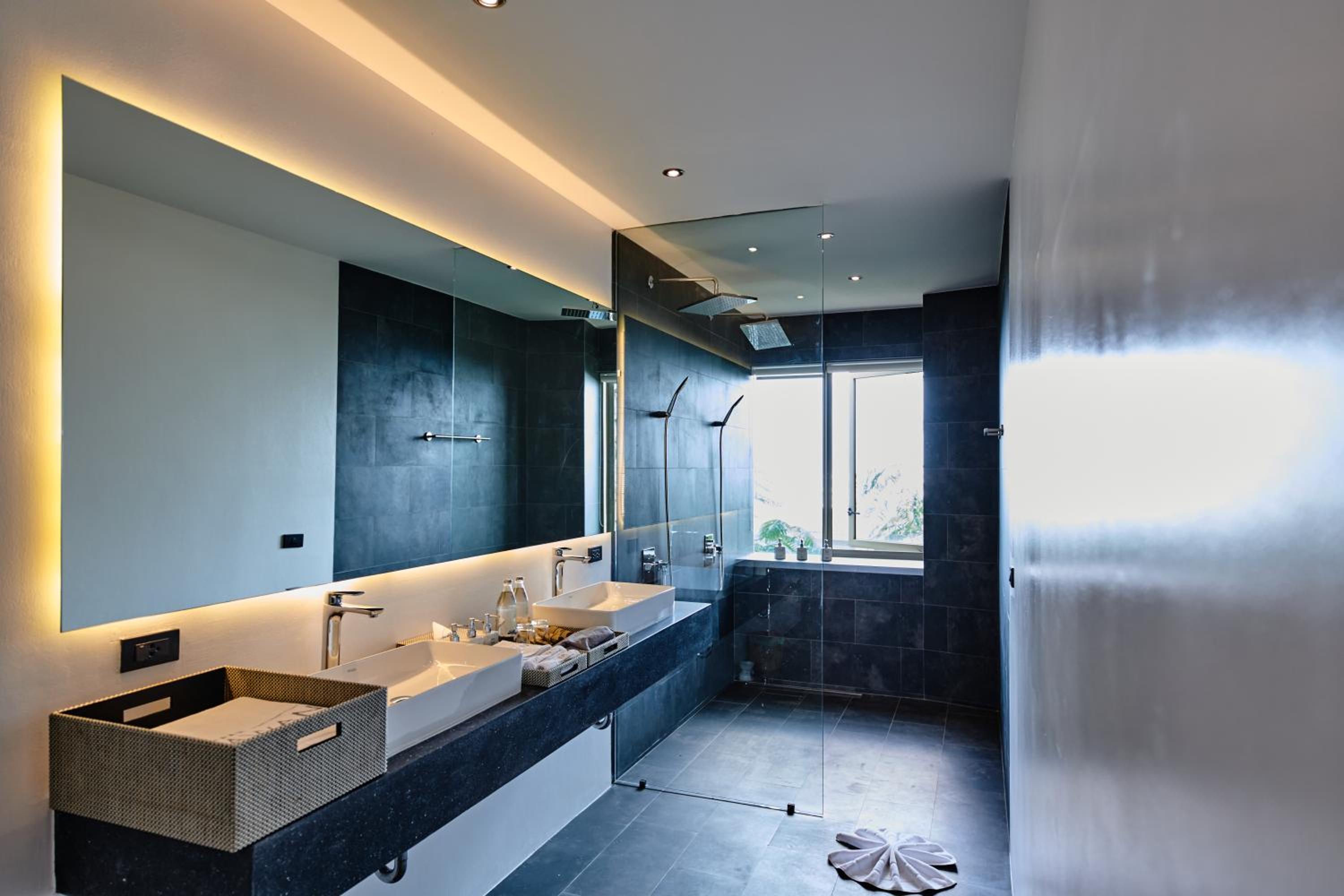 7-Bedroom + 1 Kid's Room Sea View Villa with Private Chef - Photo 4
