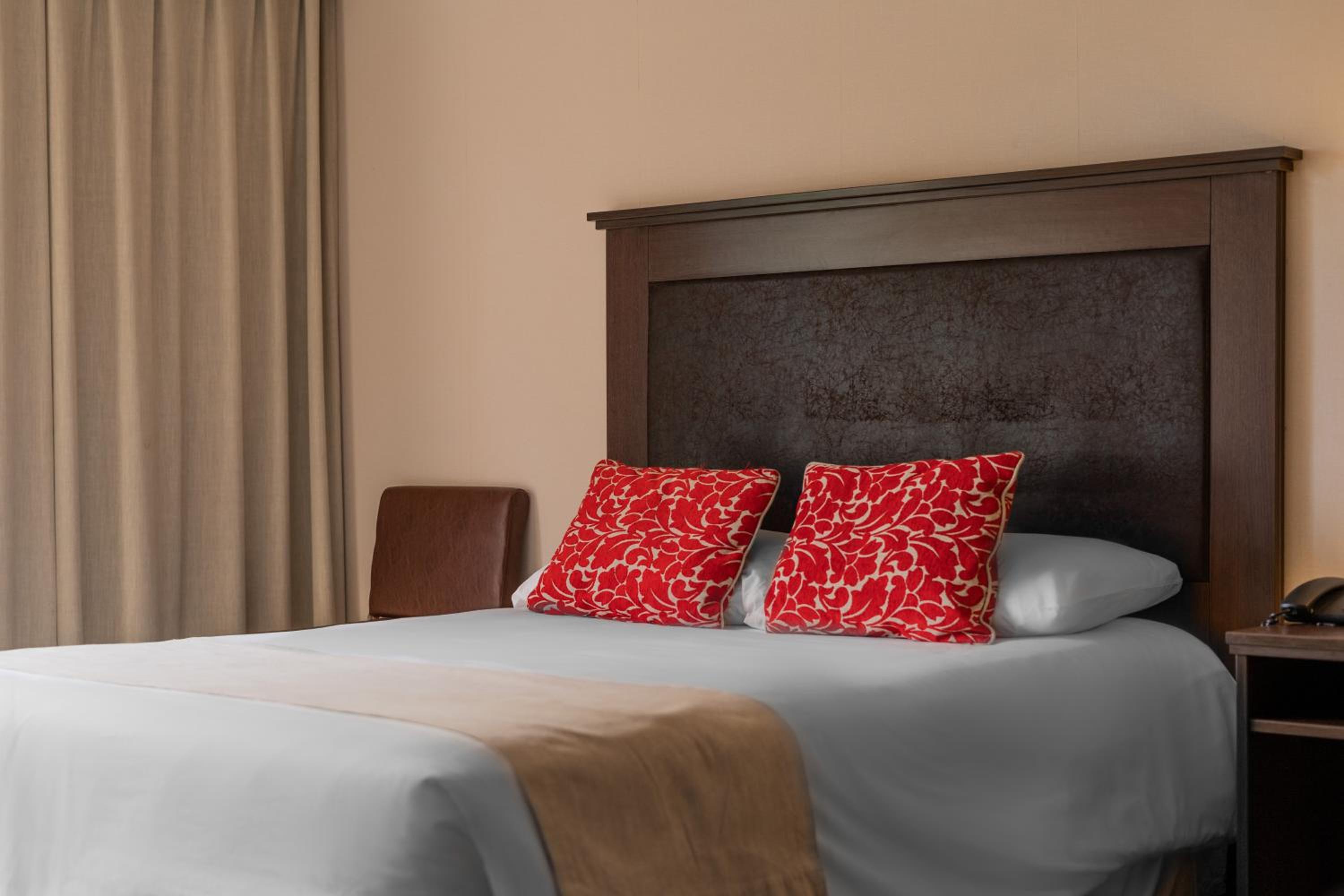 Standard Double Room with Two Double Beds photo 2
