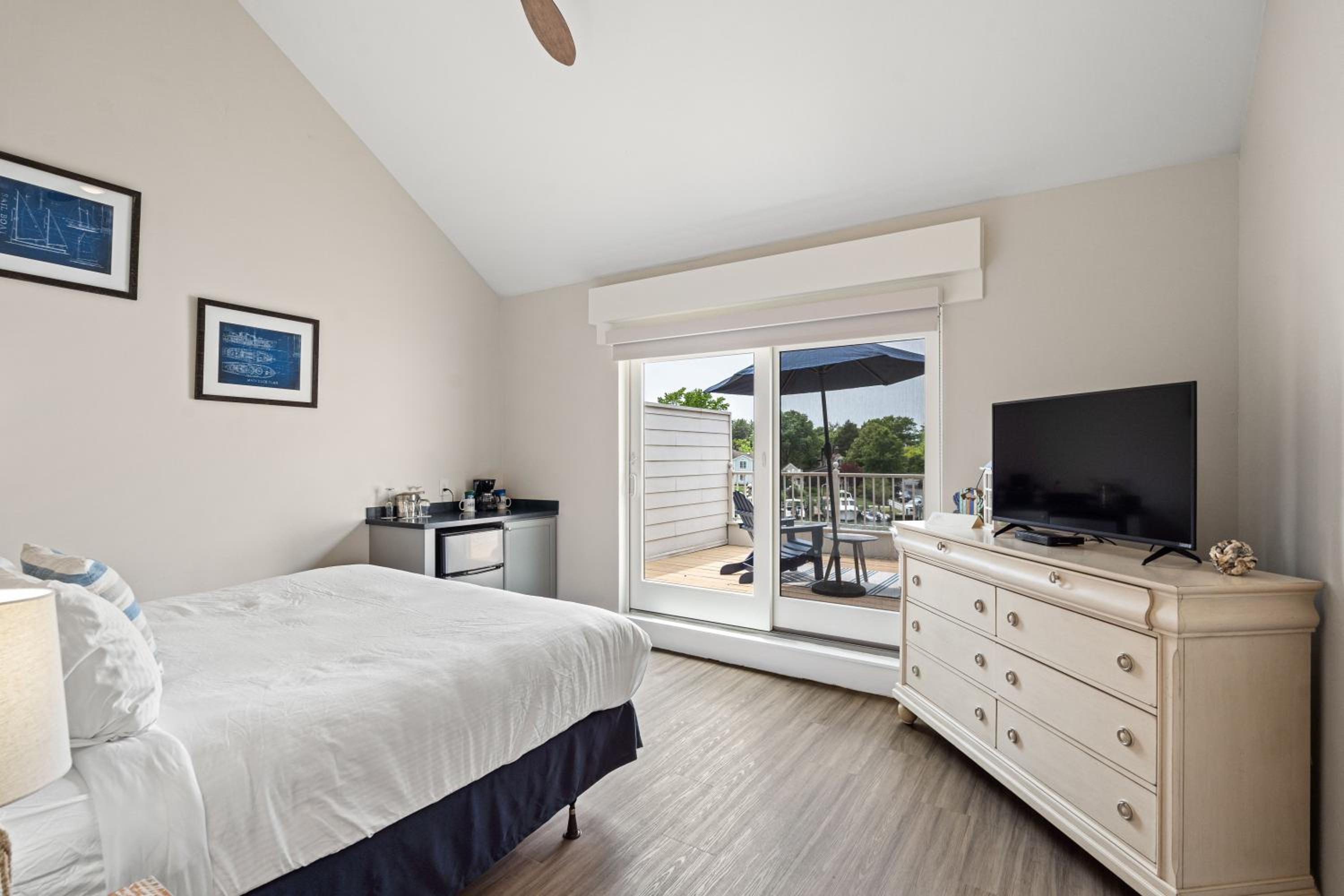 King Room with Balcony