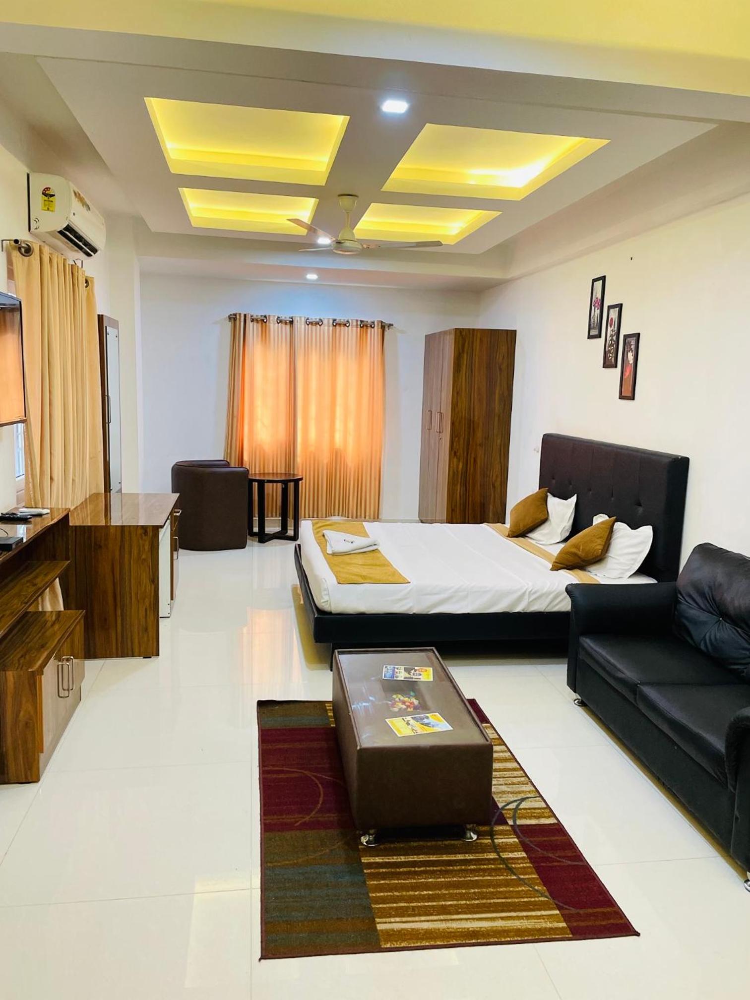 Large Double Room - Photo 3