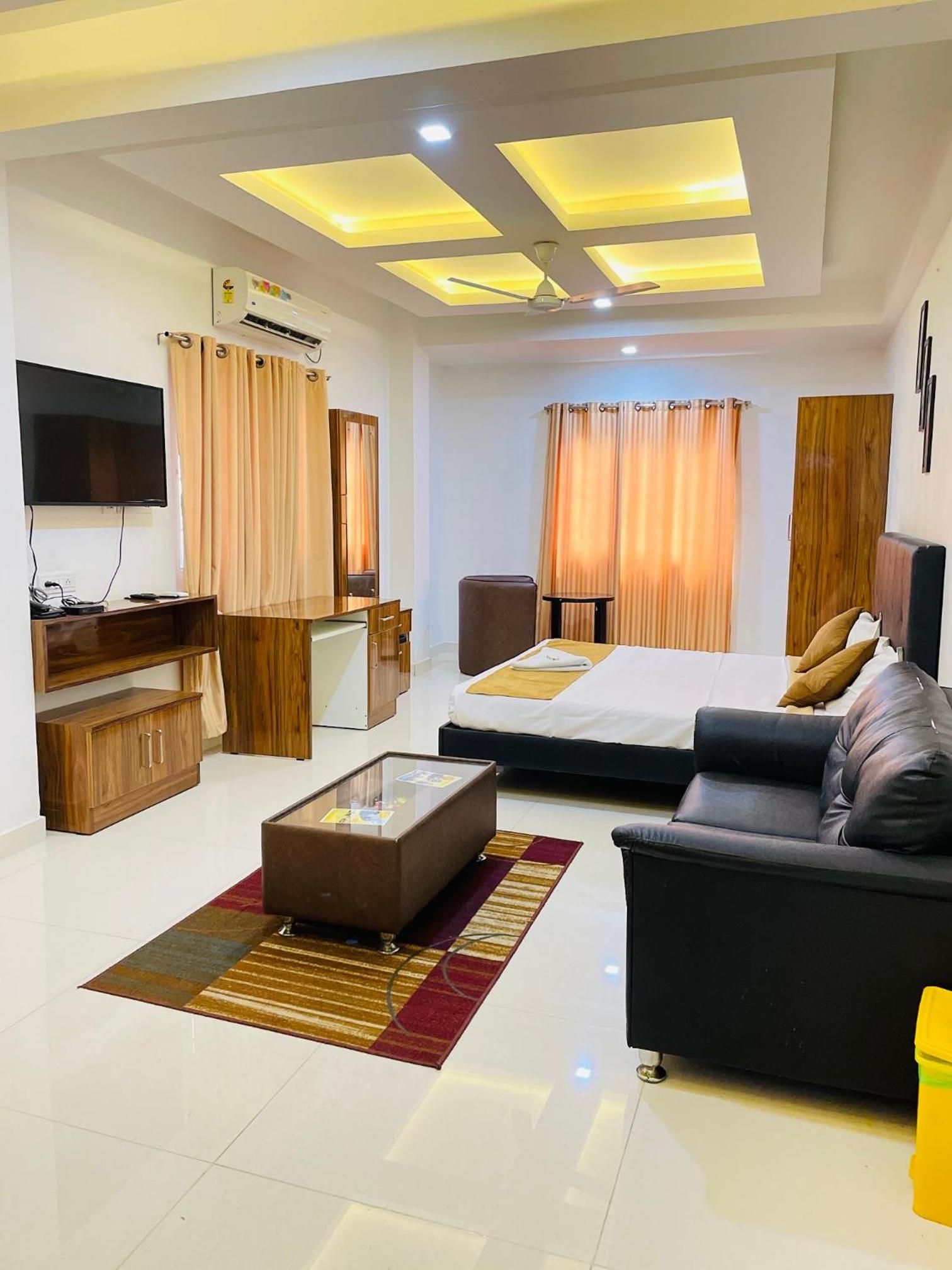 Large Double Room - Photo 1