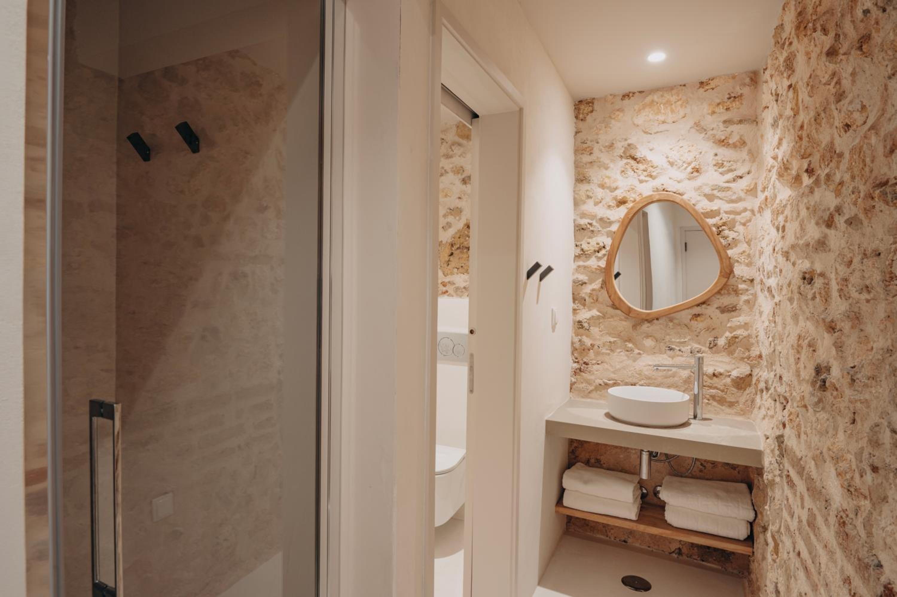Premium Suite - Photo 2