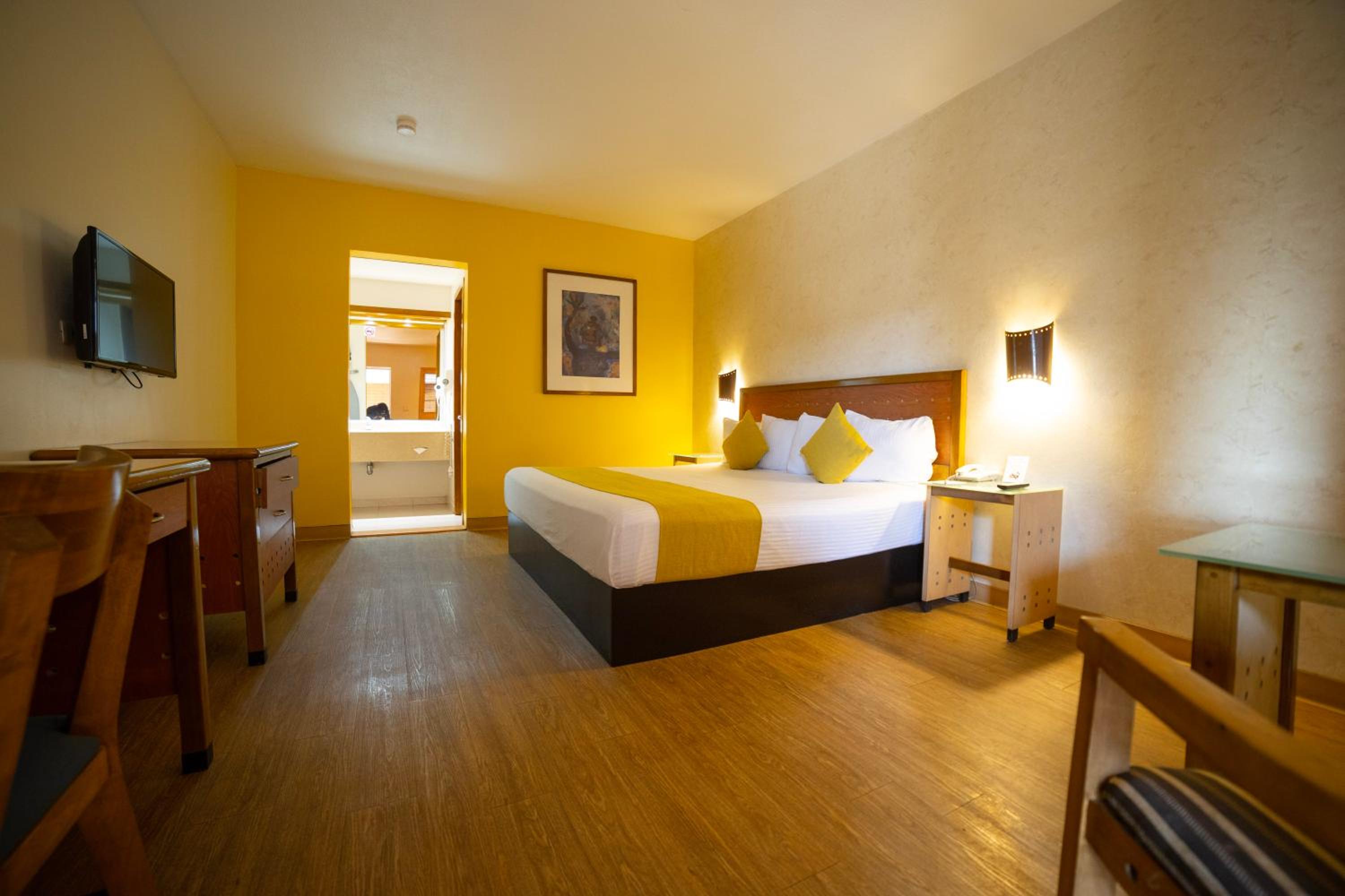 Double Room with Pool View - Photo 1