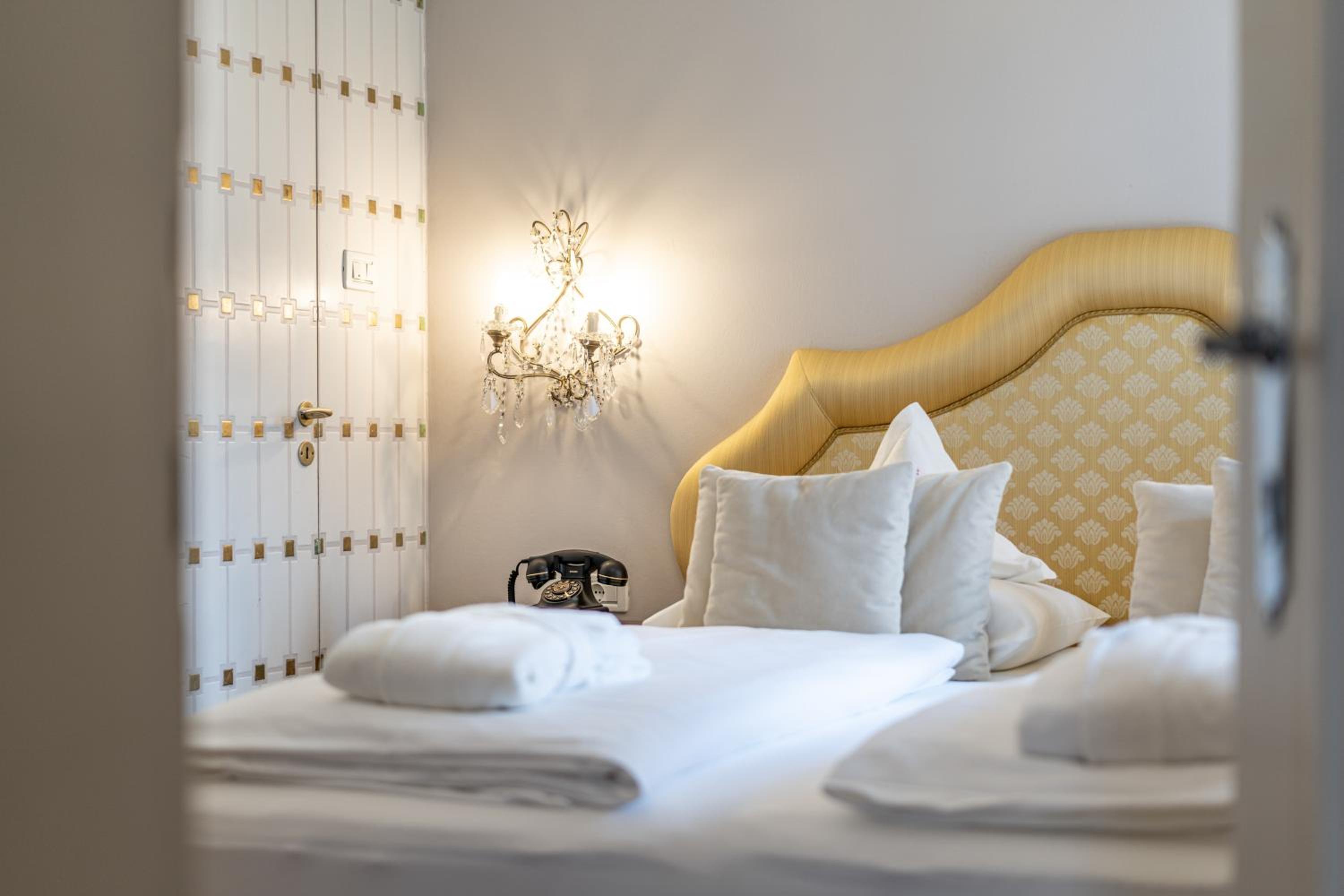 Deluxe Suite - Photo 14