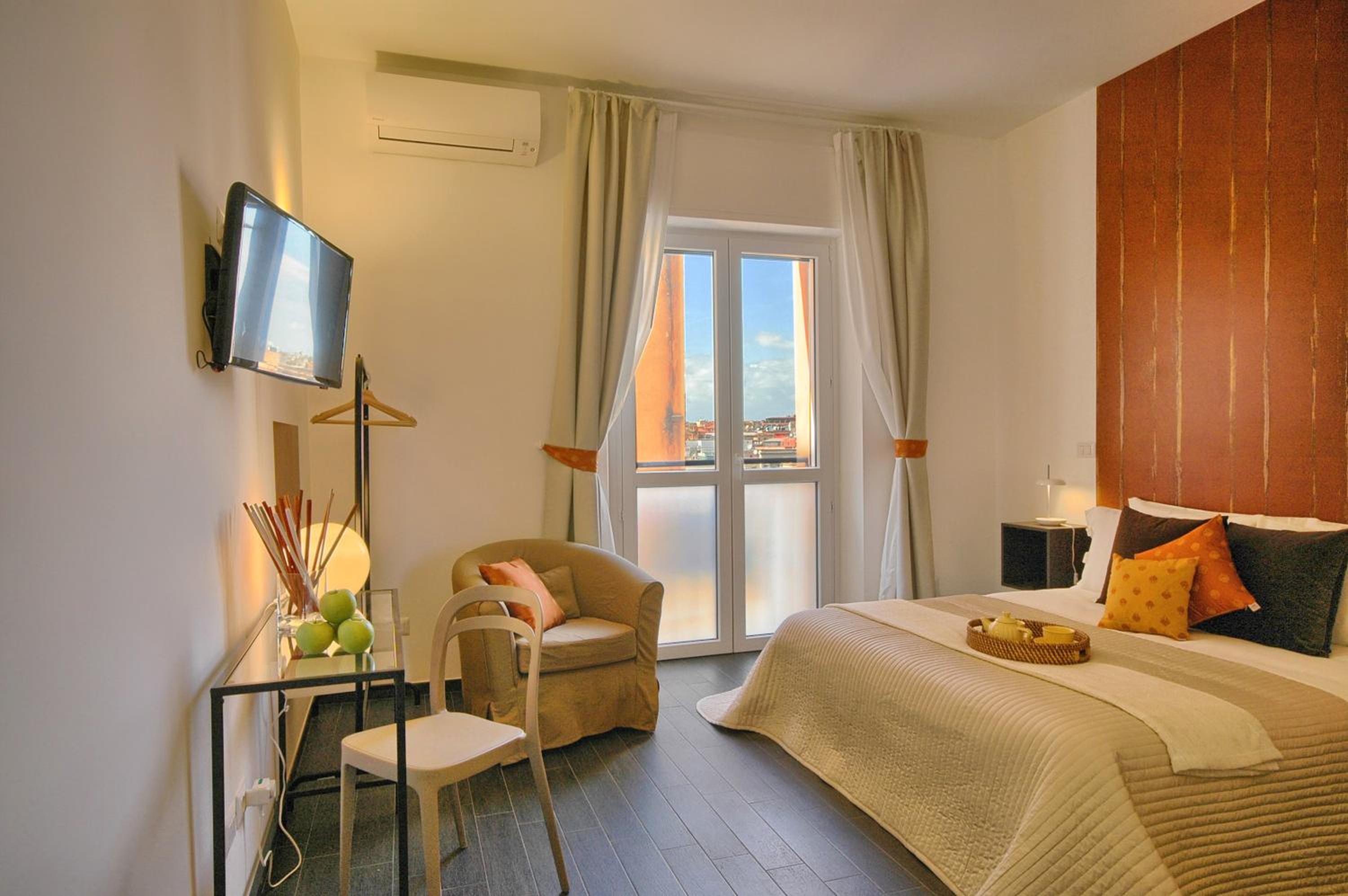 Large Double Room photo 1