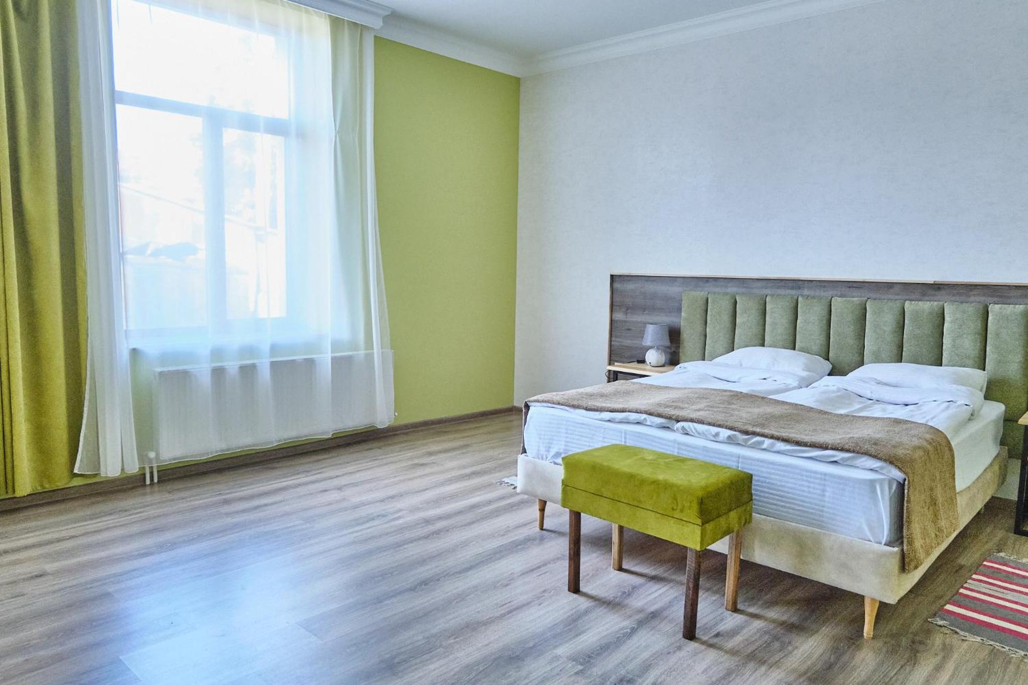 Deluxe King Room photo 1
