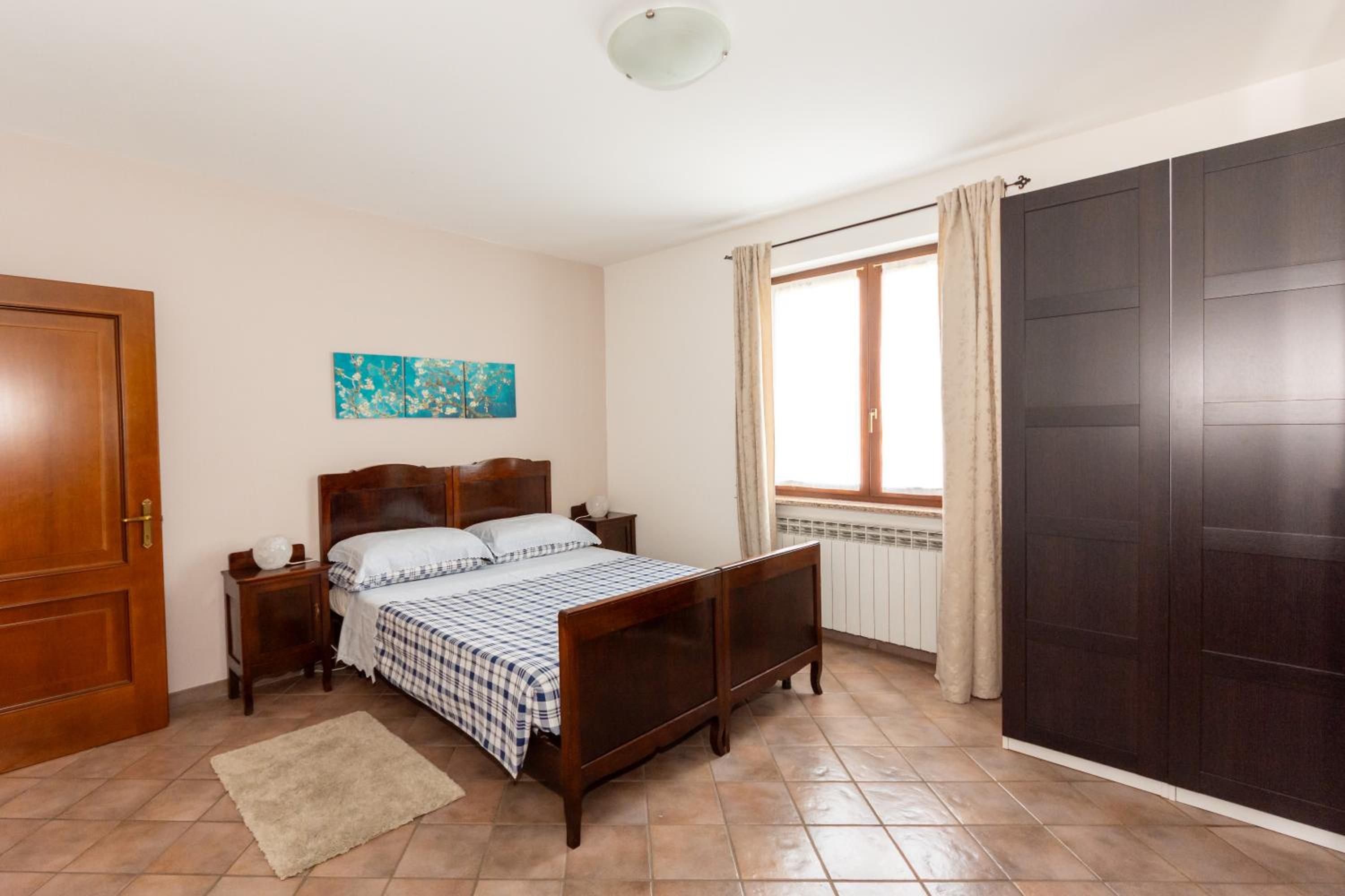 One-Bedroom Apartment photo 3