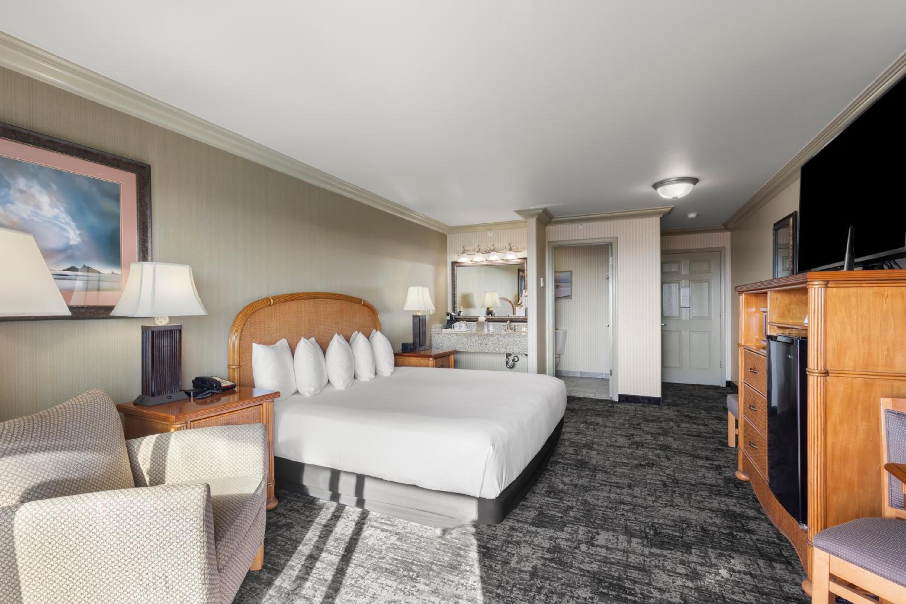 King Room with Ocean View - Photo 8