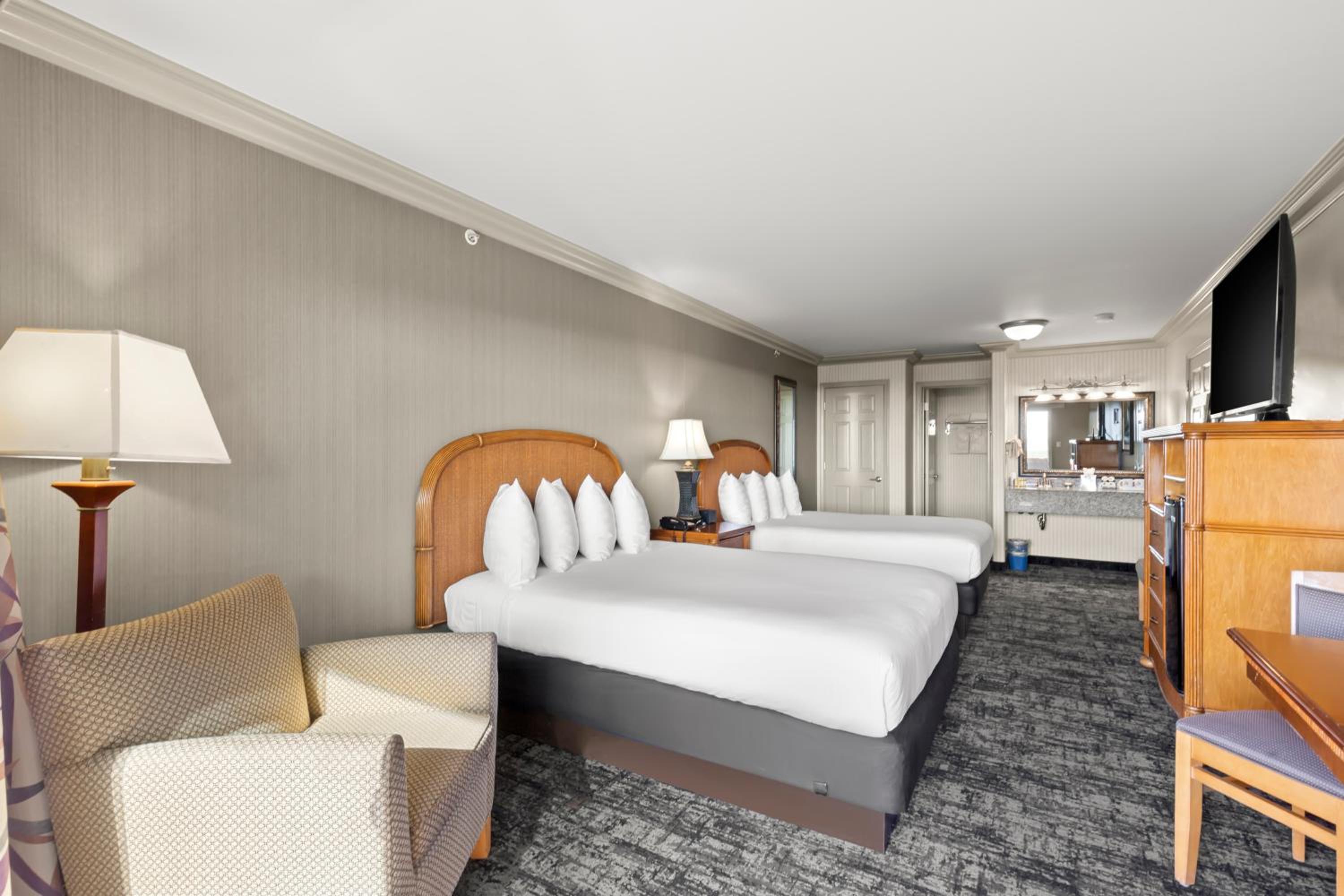 Two Queen Beds with Ocean View - Photo 6