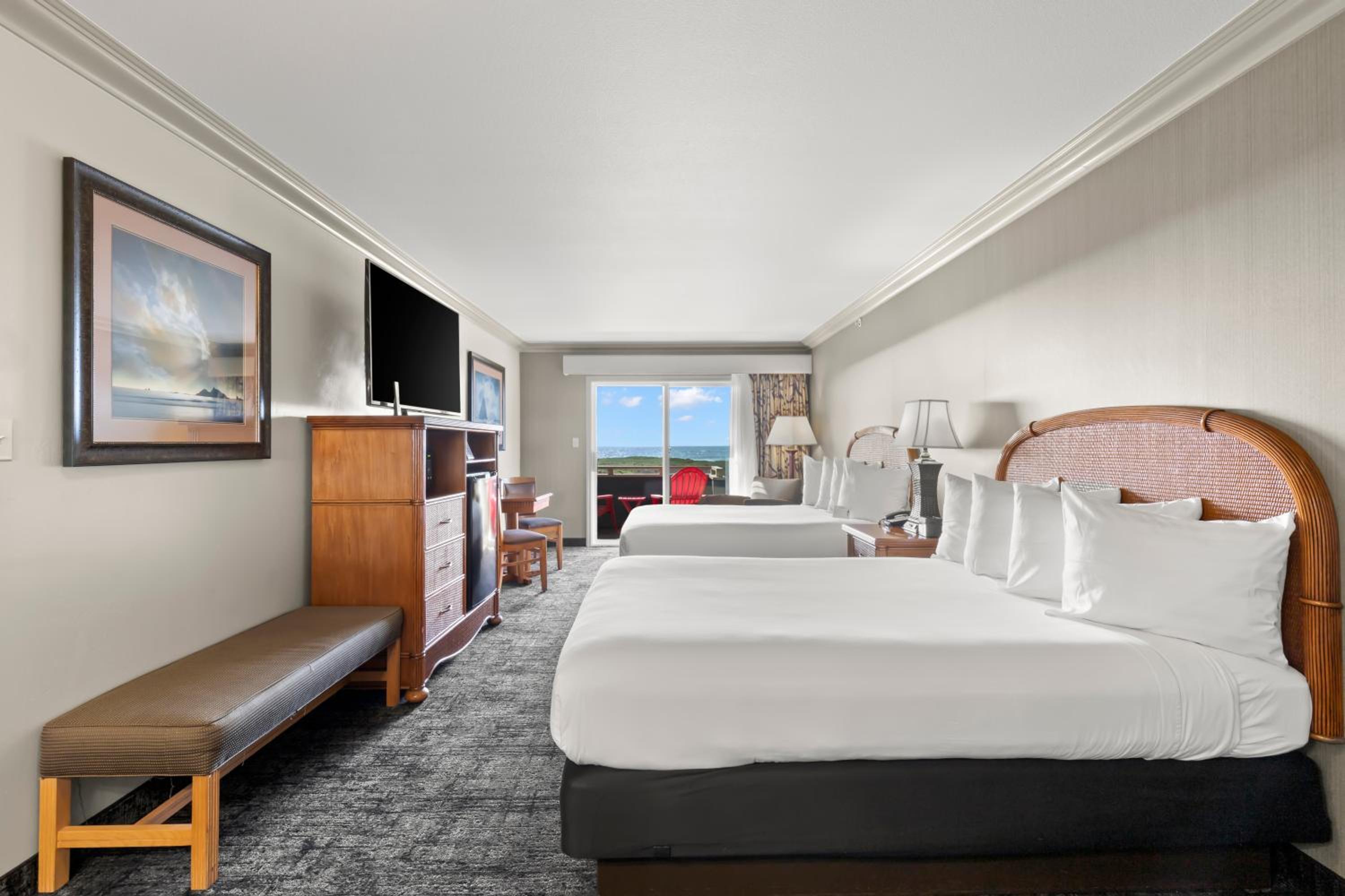 Two Queen Beds with Ocean View - Photo 7