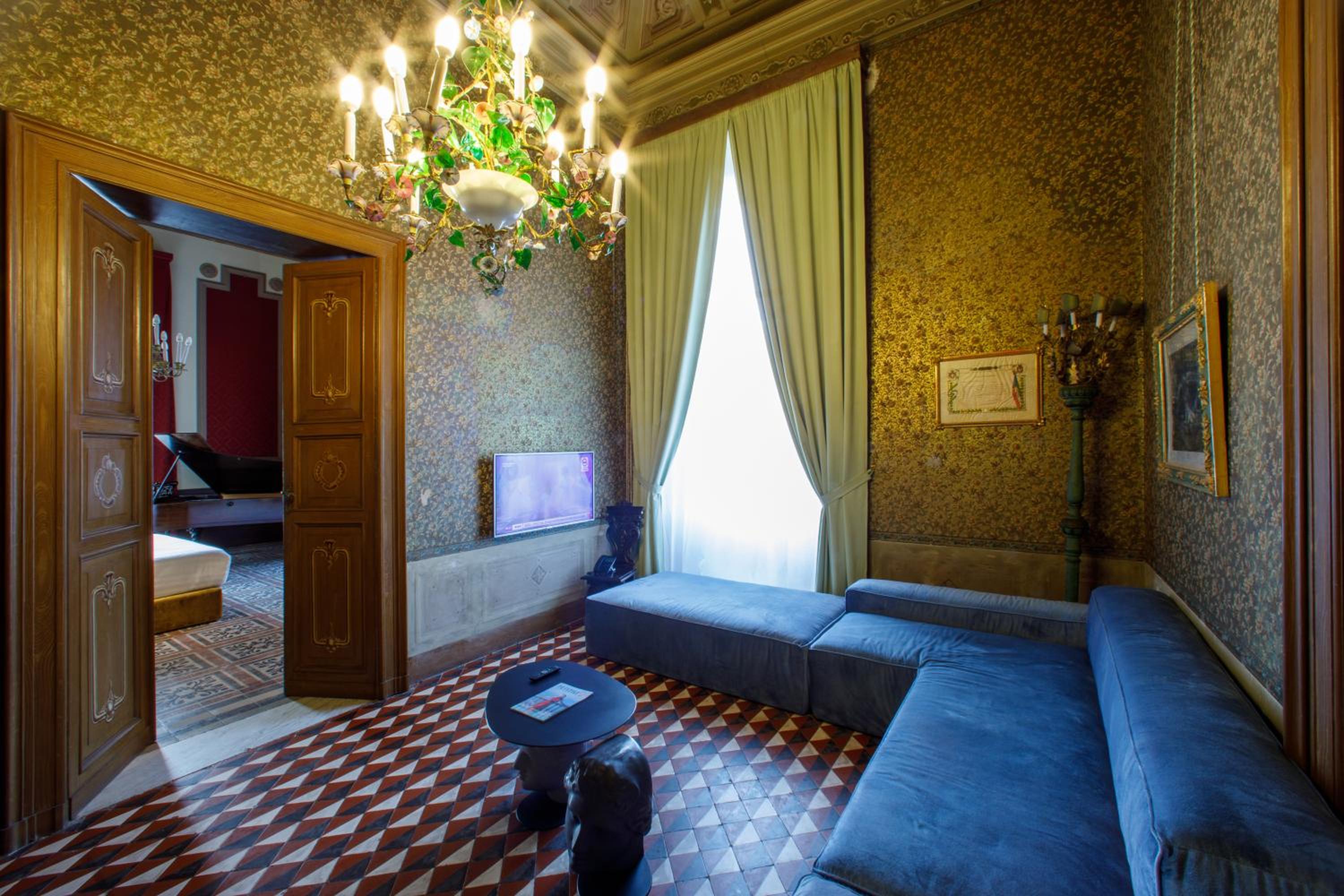 Suite - Photo 4